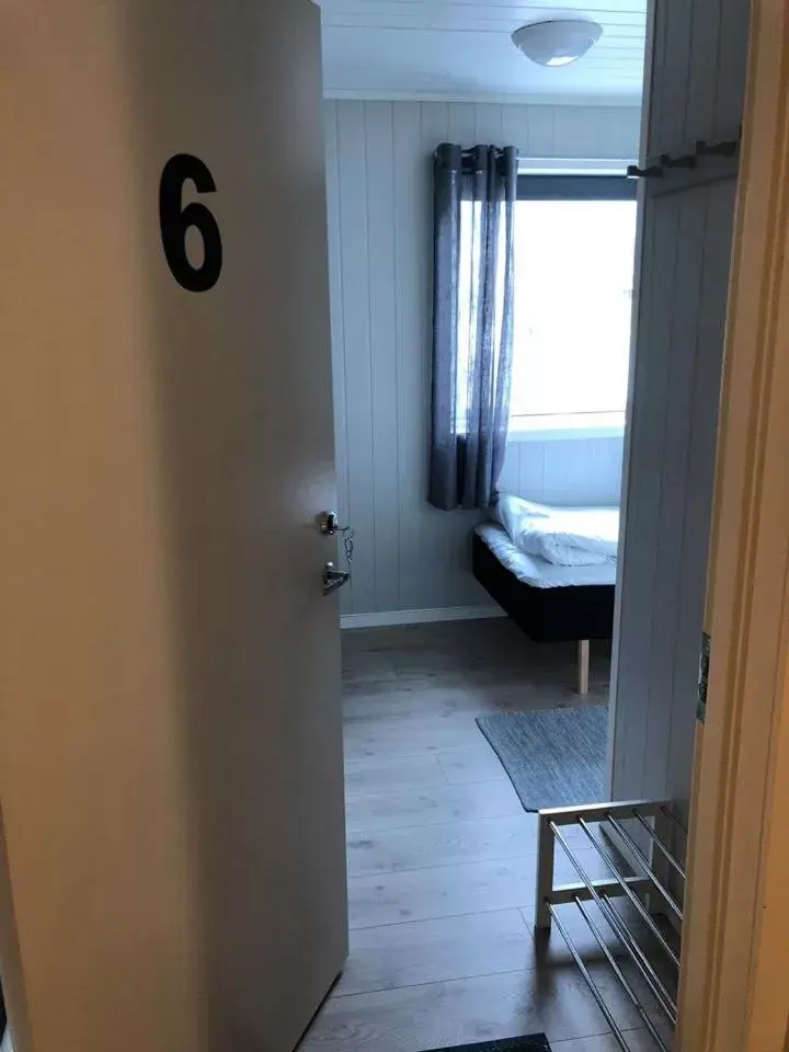 Economy Single Room - single occupancy in Mosjøen Overnatting, Vollanvegen 13 Economy Single Room - single occupancy in Mosjøen Overnatting, Vollanvegen 13