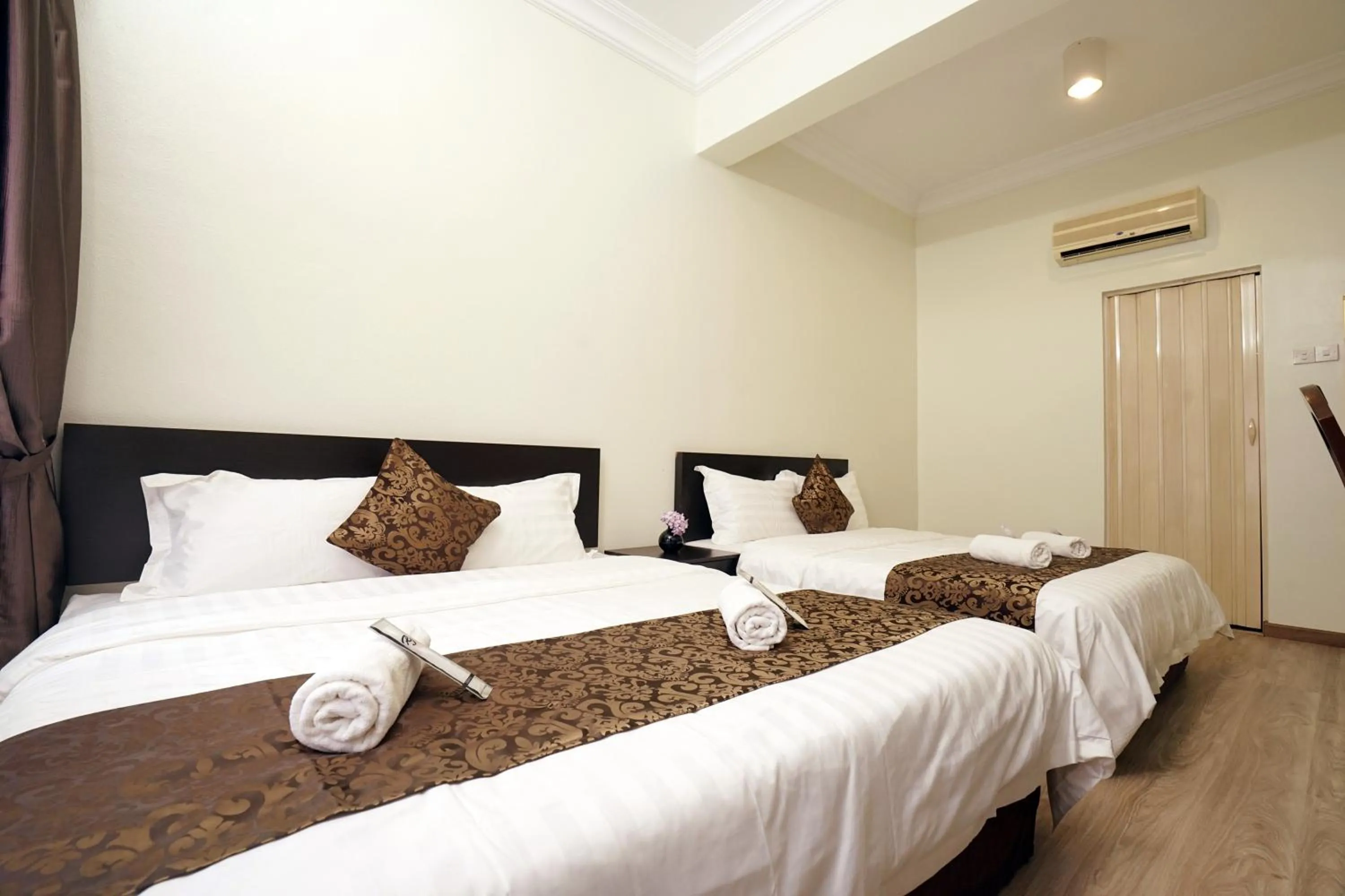 Photo of the whole room, Bed in RJ Hotel Kulai