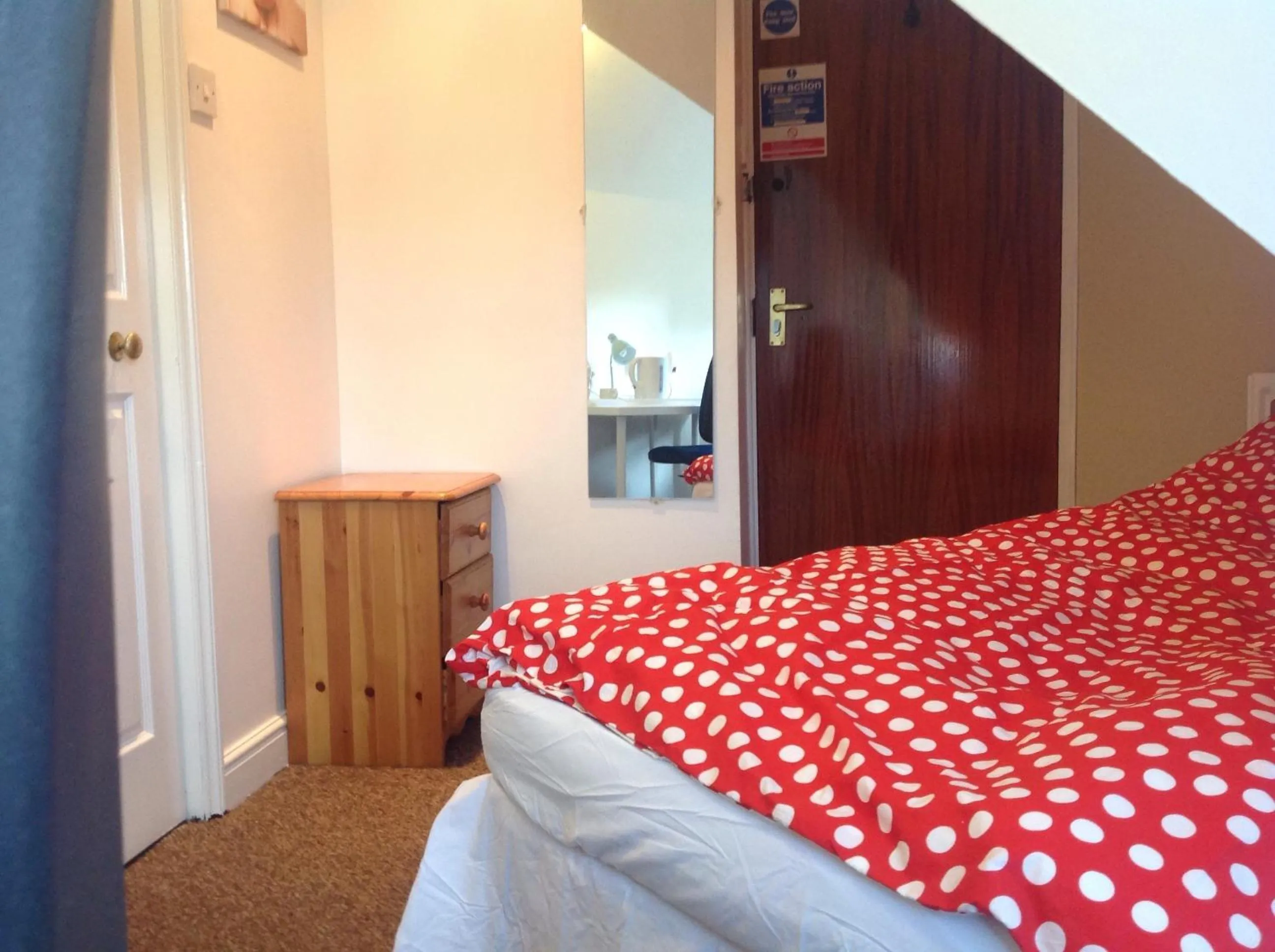 Photo of the whole room, Bed in Clift Guest House