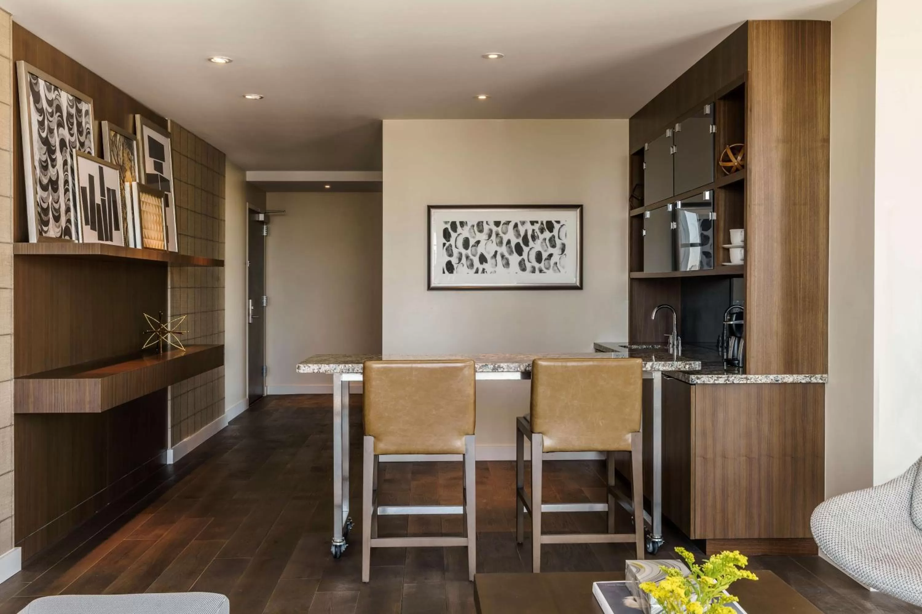 Photo of the whole room in Hyatt Regency Houston Galleria