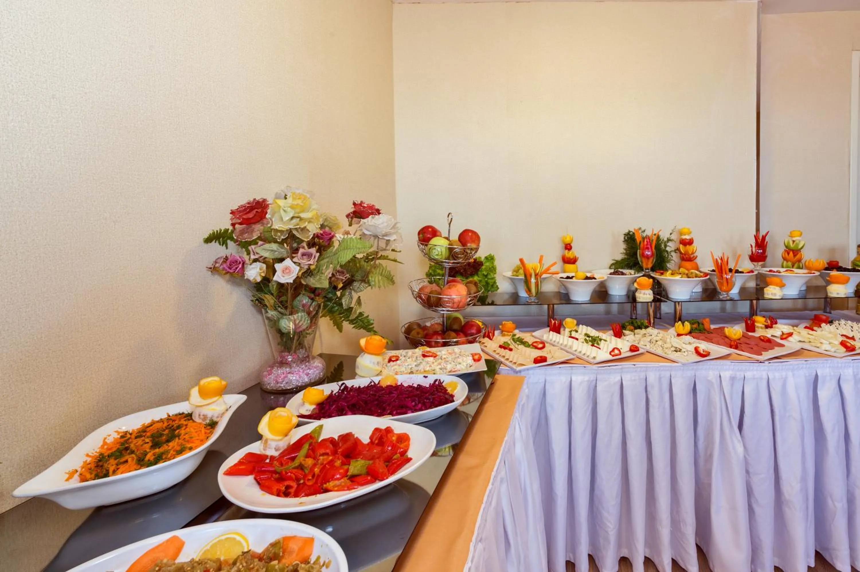 Breakfast, Food in Great Fortune Hotel & Spa