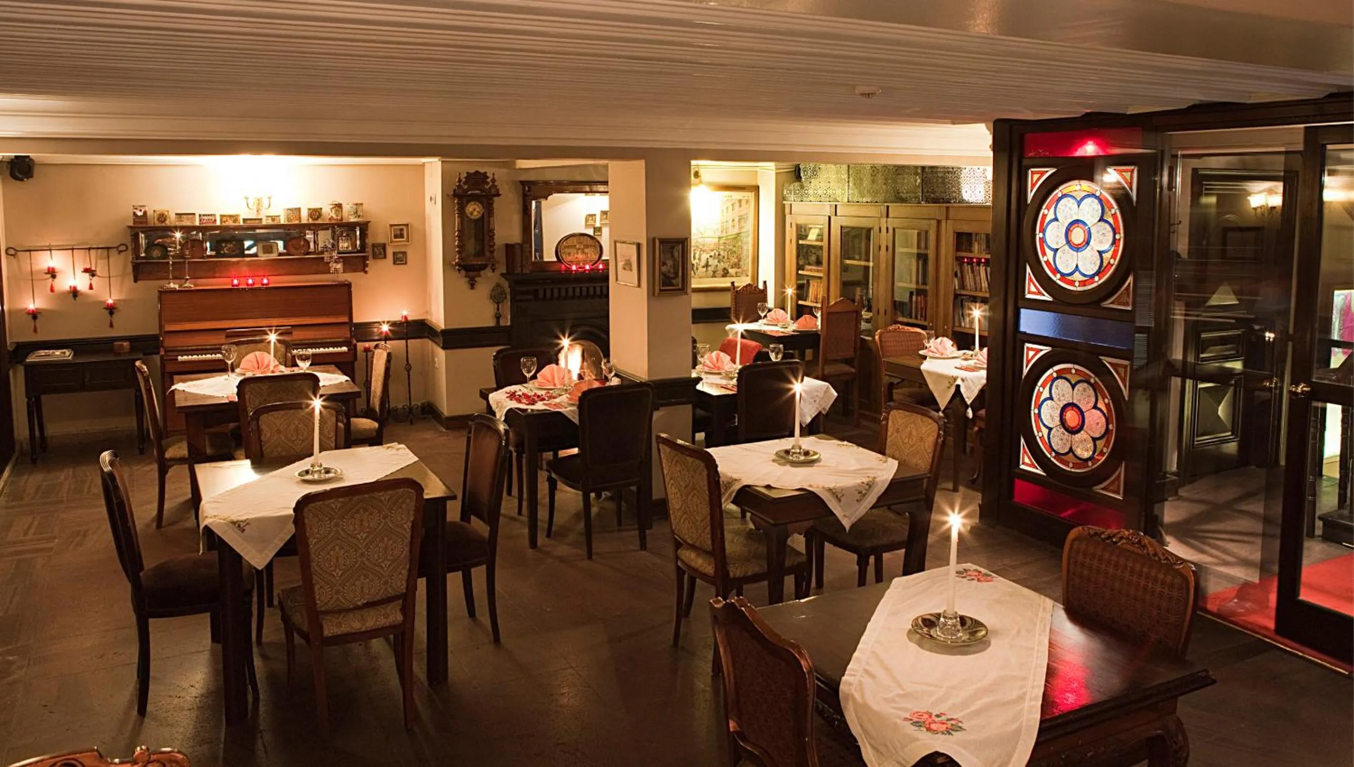 Restaurant/places to eat in Kitapevi Hotel