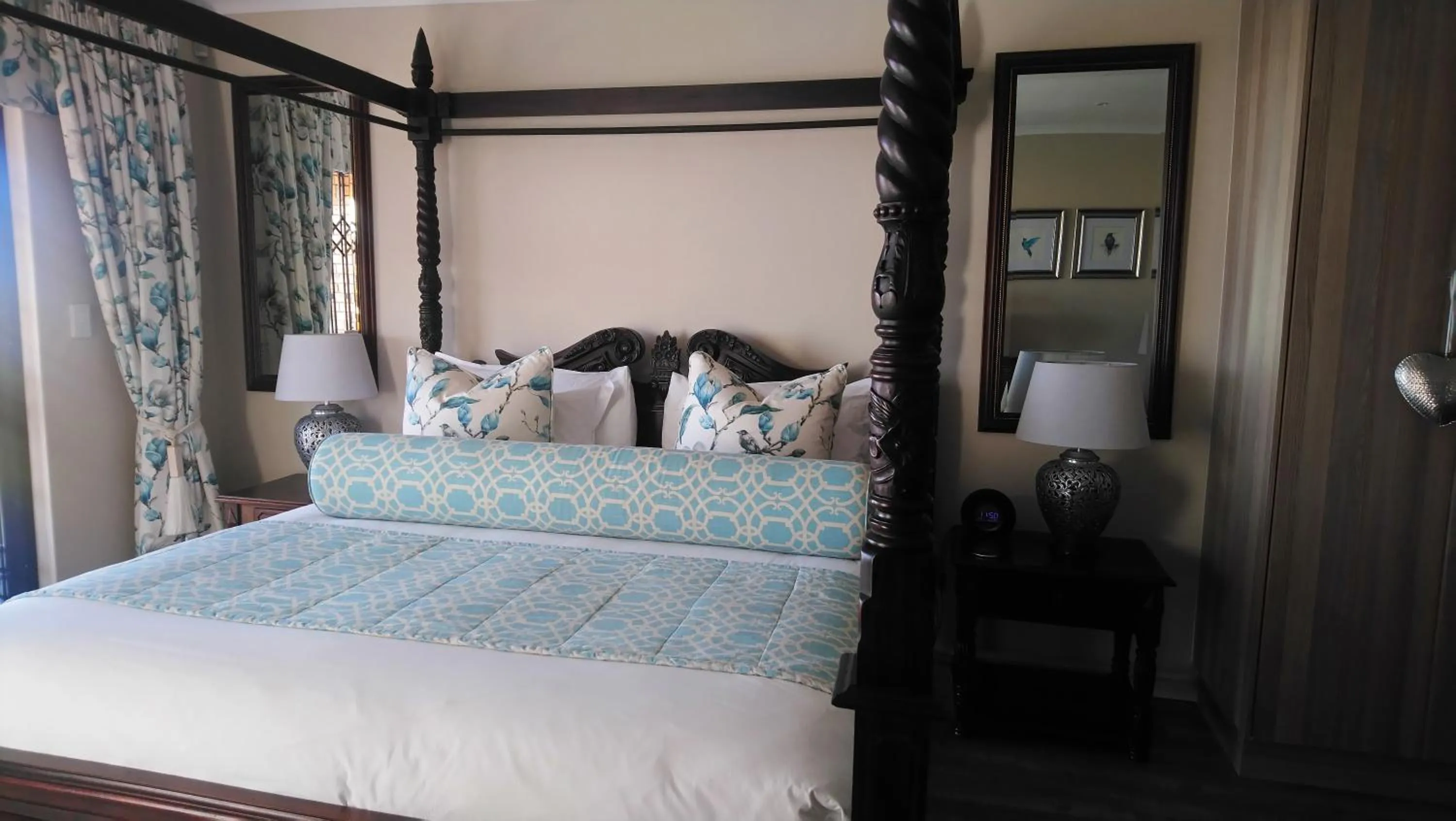 Bed in Nautilus Guesthouse