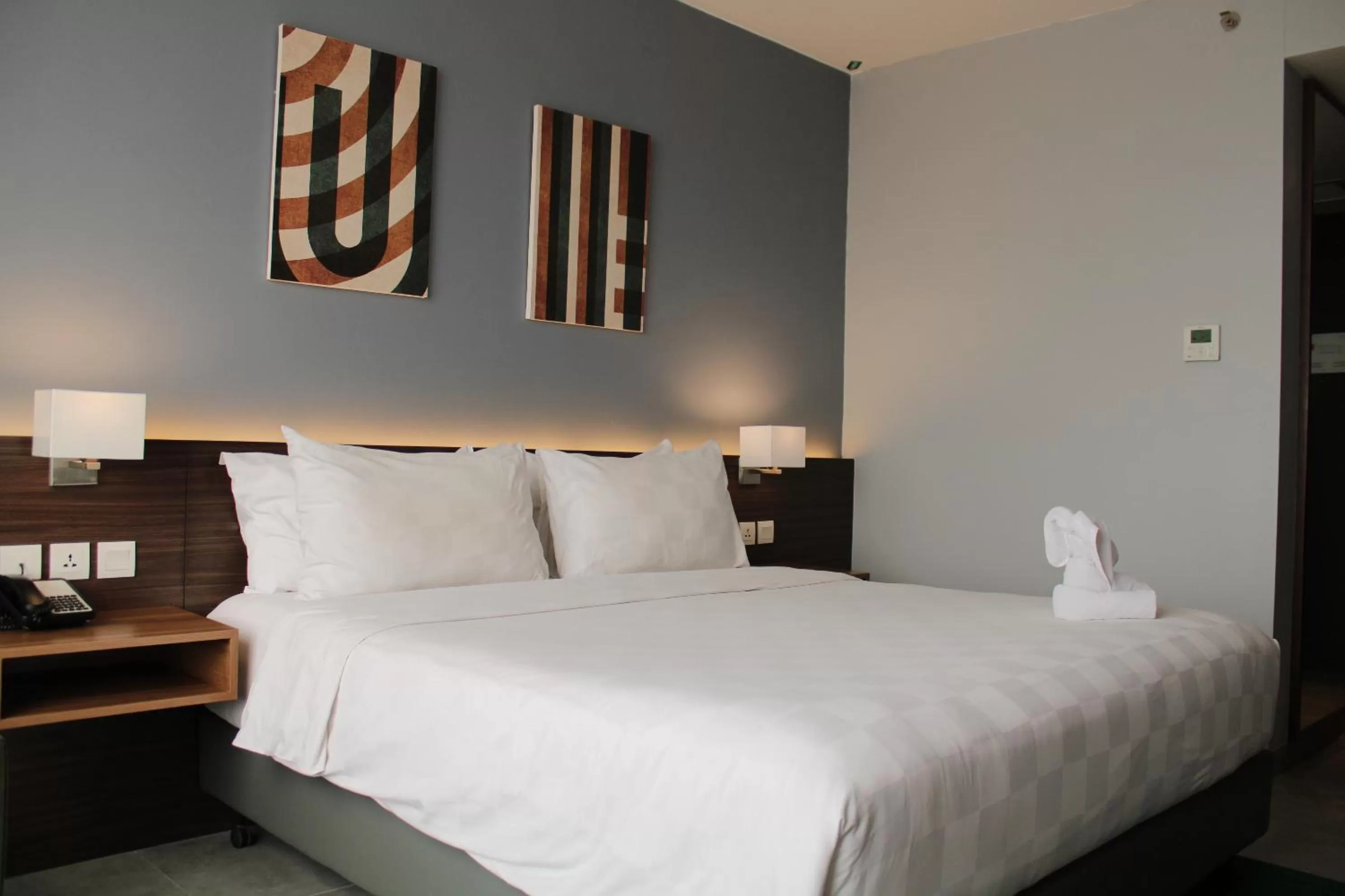 Bedroom, Bed in Swiss-Belinn Bogor