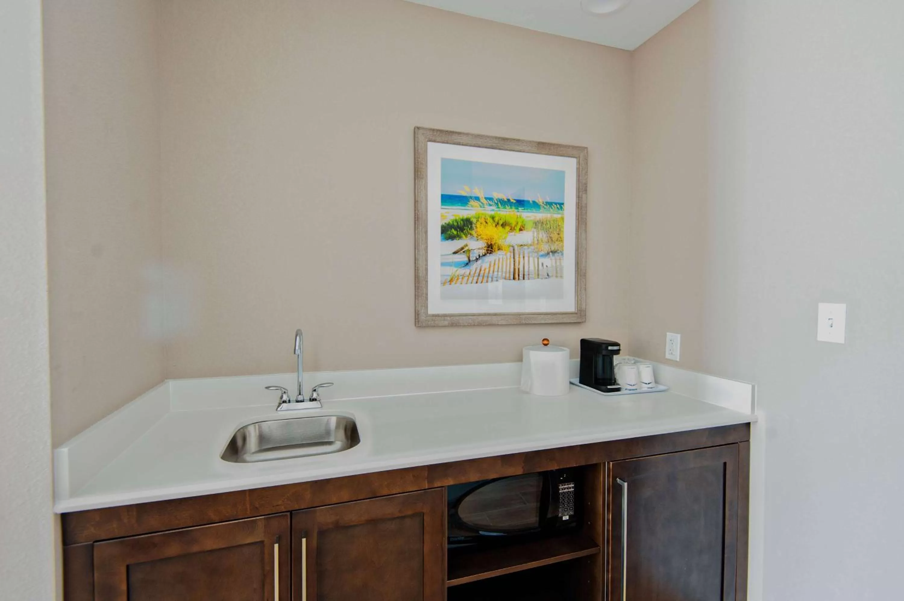 Kitchen or kitchenette in Hampton Inn & Suites Mary Esther-Fort Walton Beach, Fl