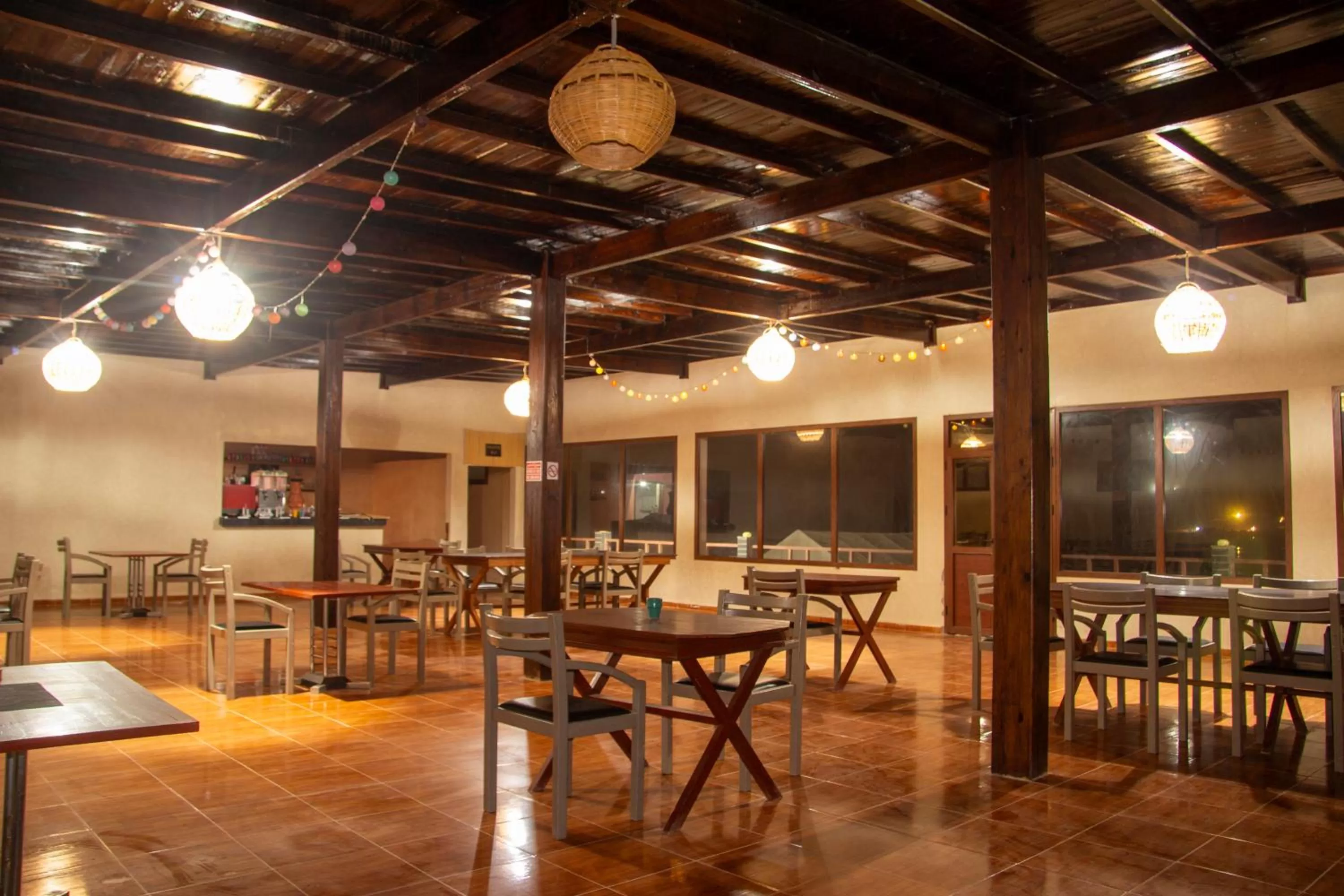 Restaurant/Places to Eat in Dakhla For Stars