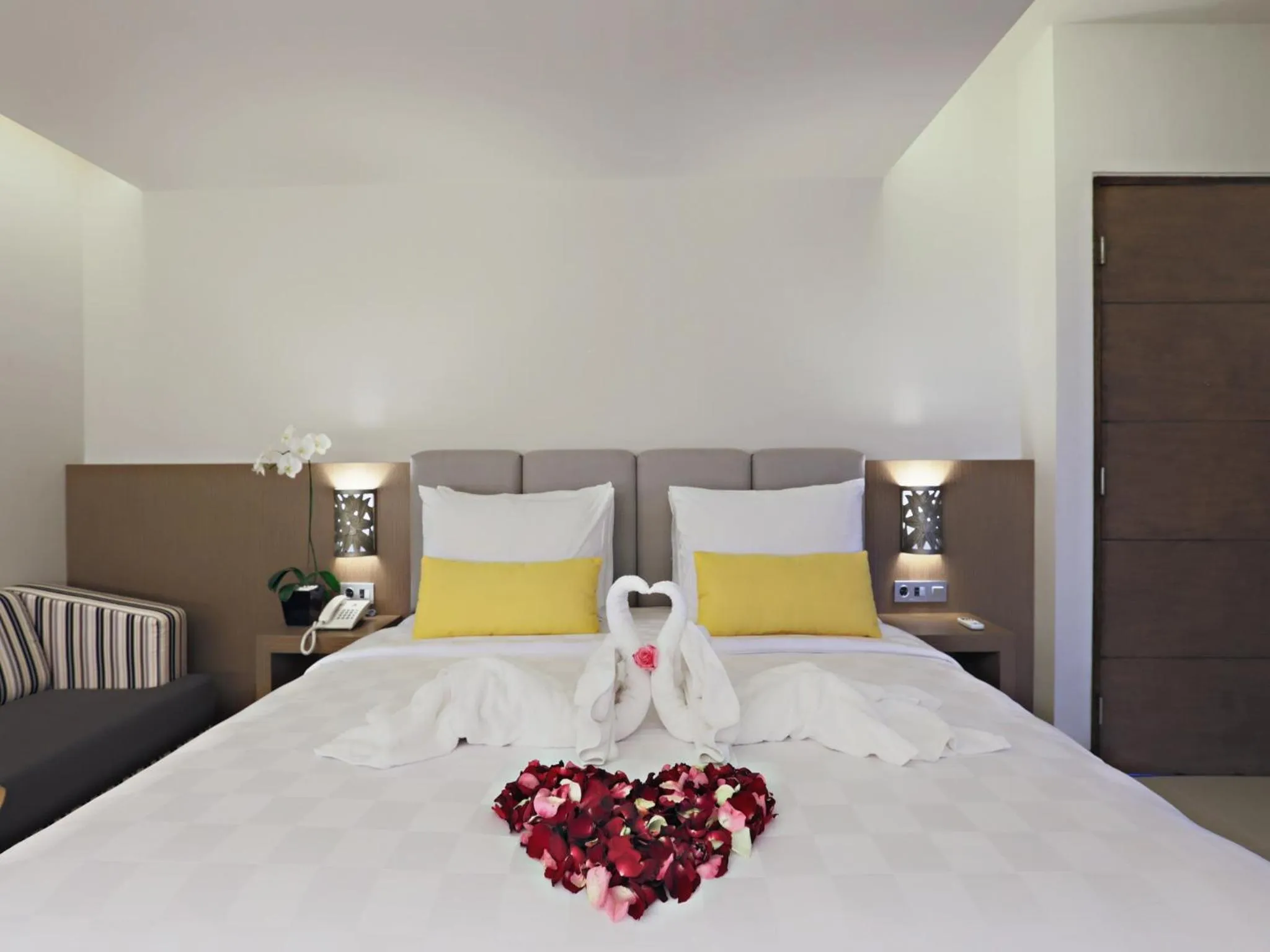 Bedroom, Bed in Euphoria Hotel