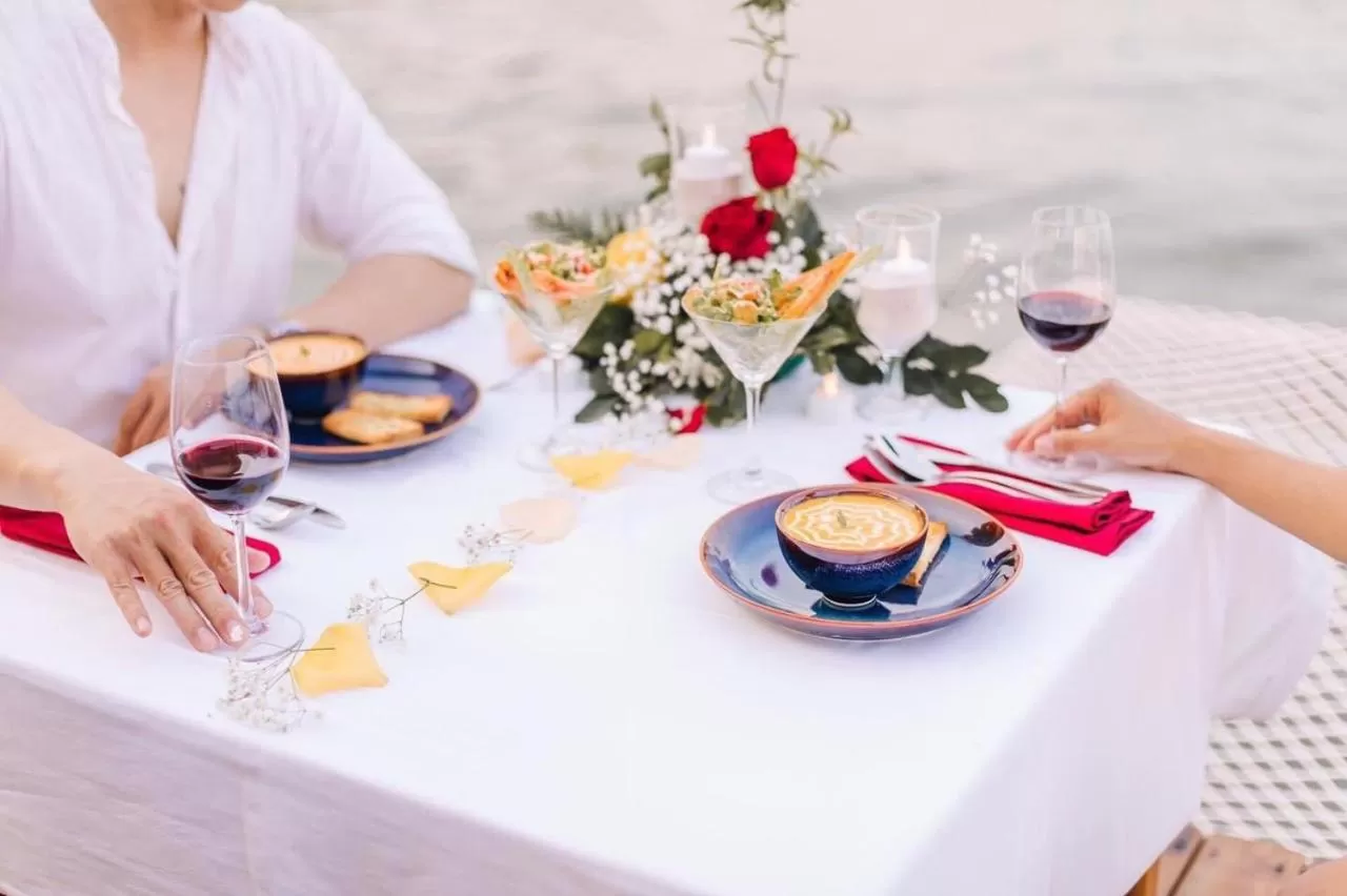 Restaurant/places to eat in Rocks Beach Boutique