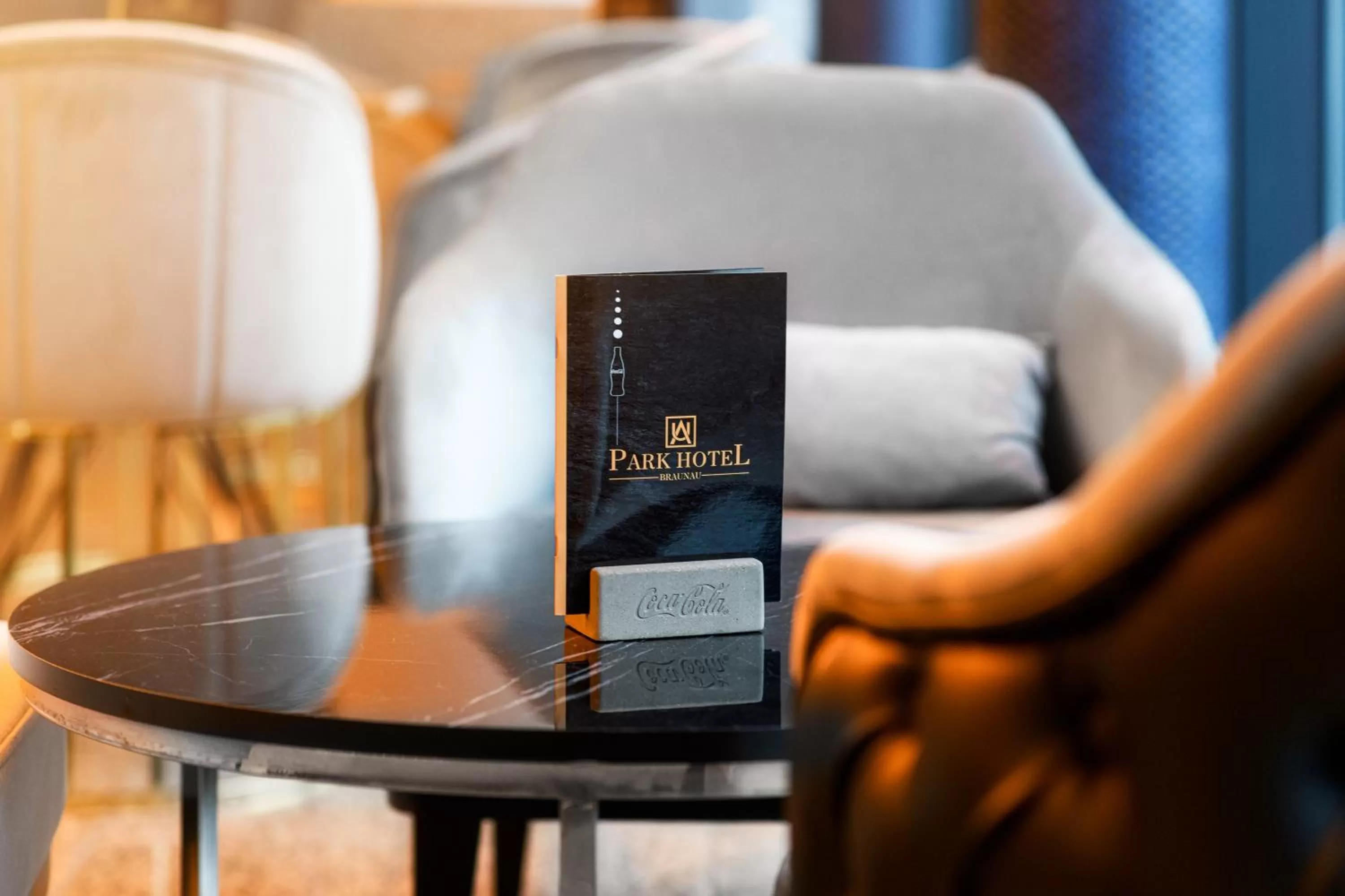 Lounge or bar in PARKHOTEL BRAUNAU - 24 Stunden Self Check-IN