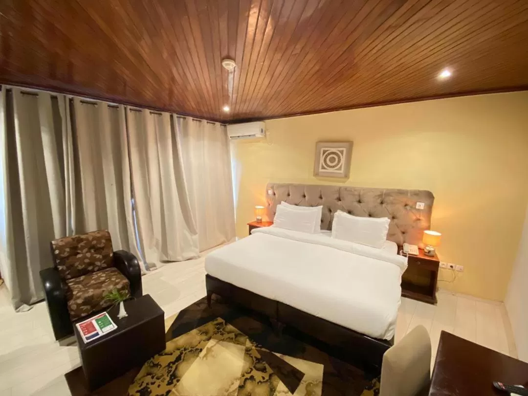 Bedroom, Bed in Fini Hotel Bobende