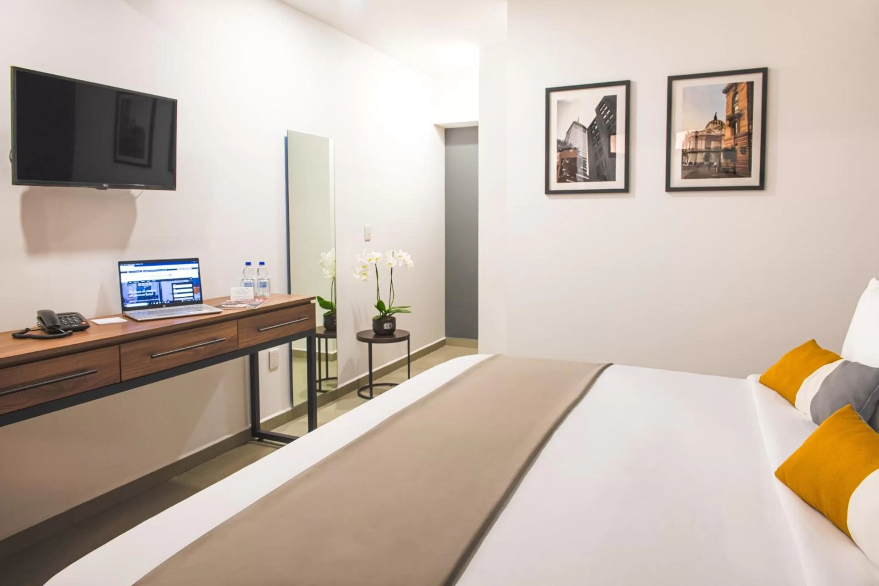 Bedroom, Bed in Hotel Boutique Parque Centro