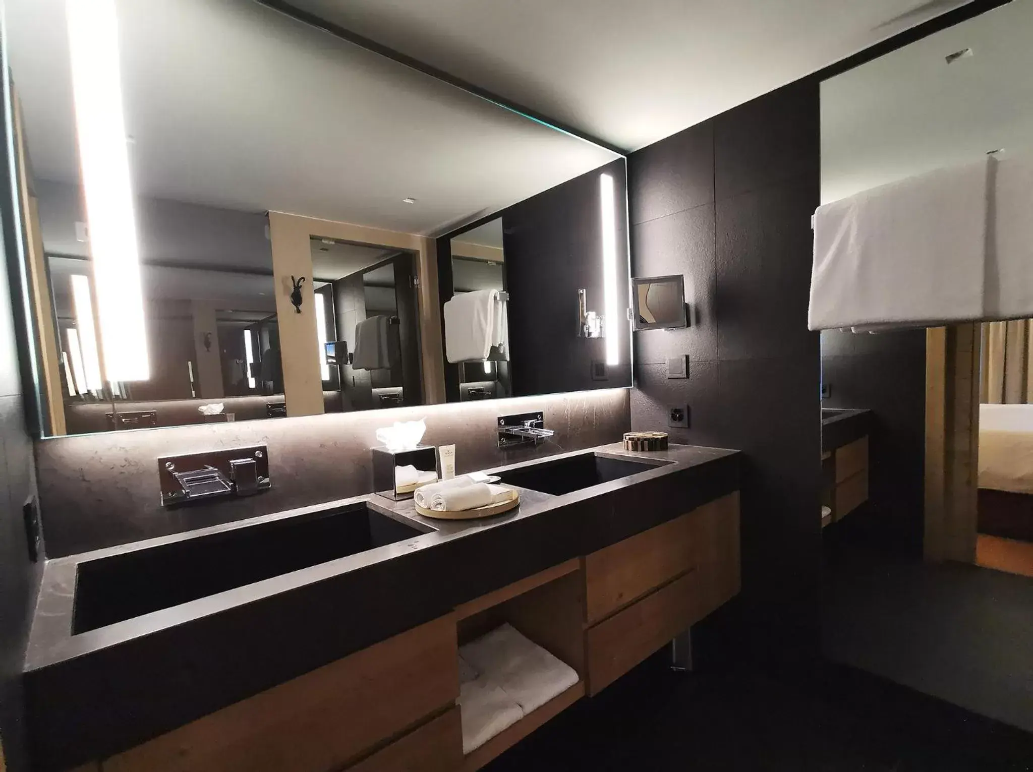 Superior Suite in Hôtel de Rougemont & Spa Superior Suite in Hôtel de Rougemont & Spa