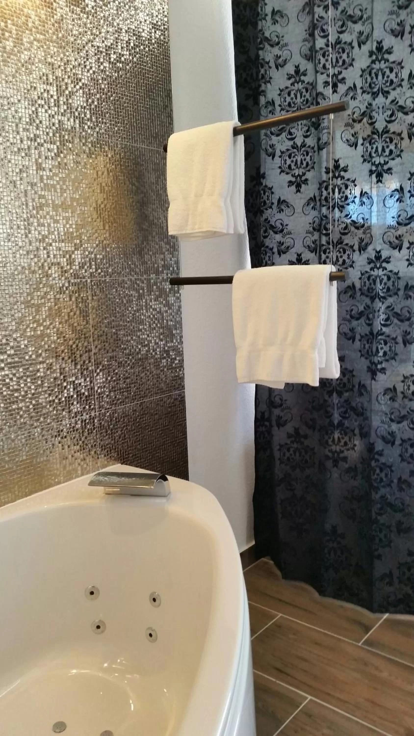 Bathroom in Hotel Crystal