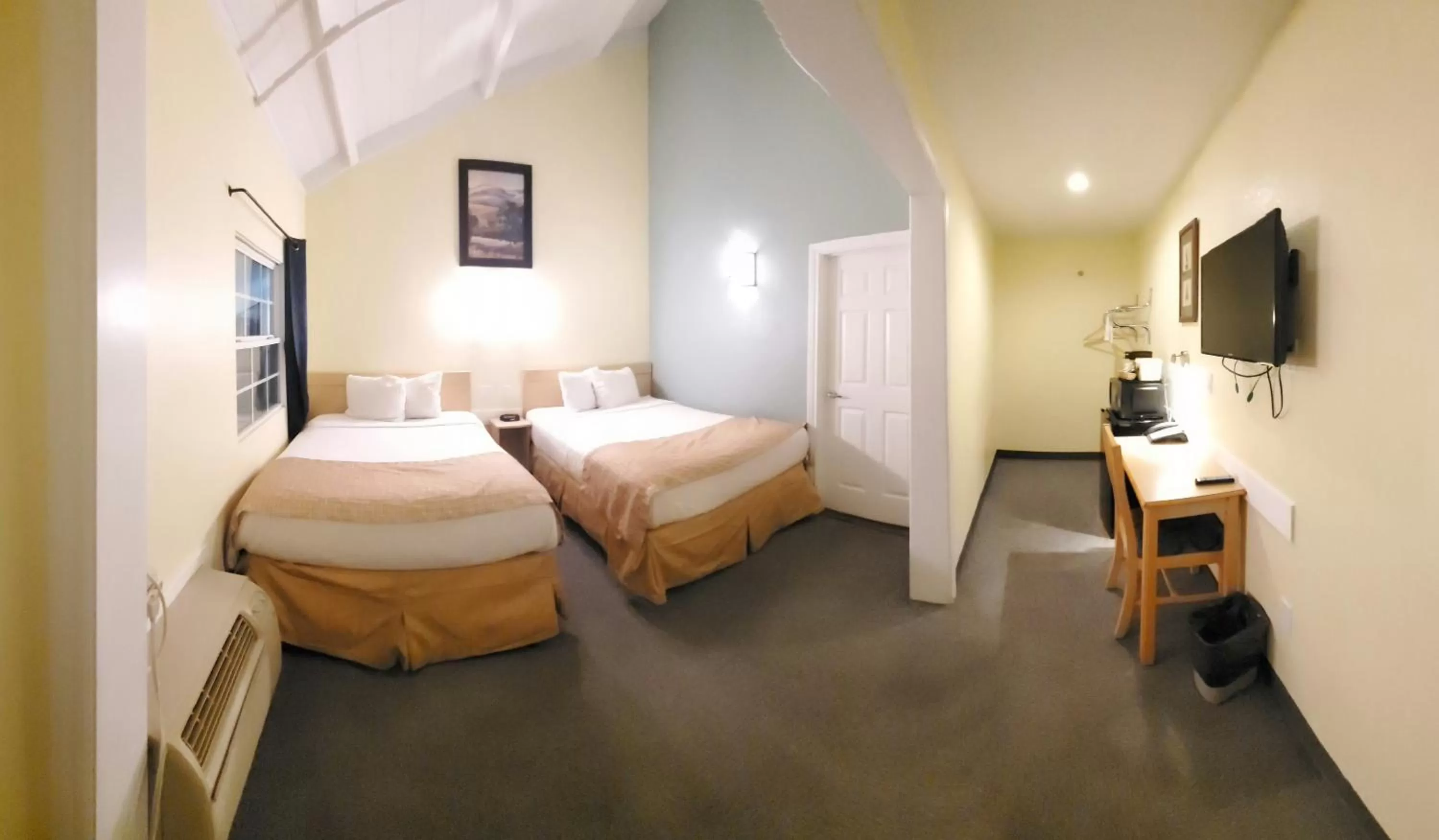 Bed in Travelodge by Wyndham Fairfield/Napa Valley