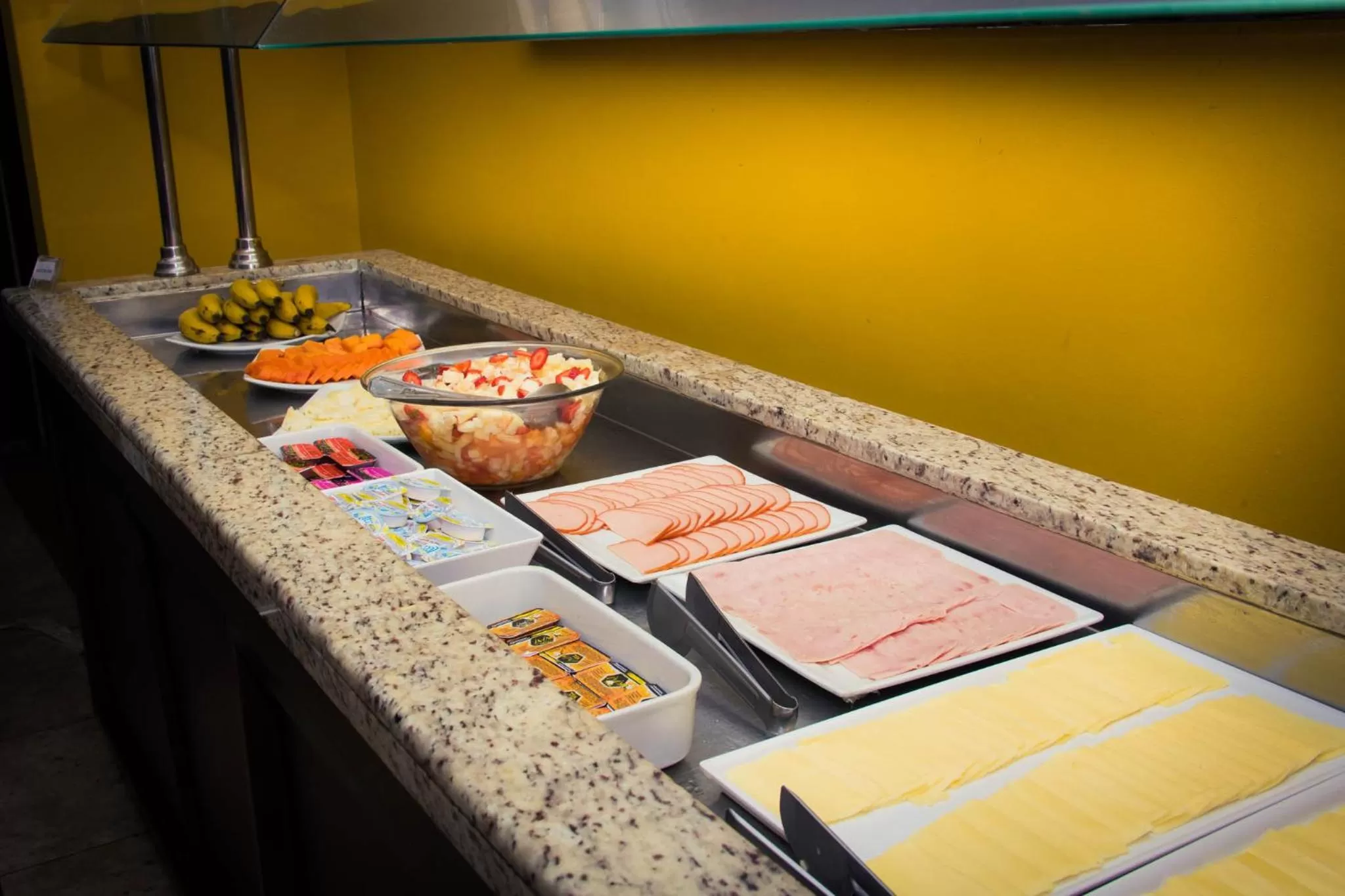 Breakfast in Embaixador Hotel & Centro de Eventos by Fast10