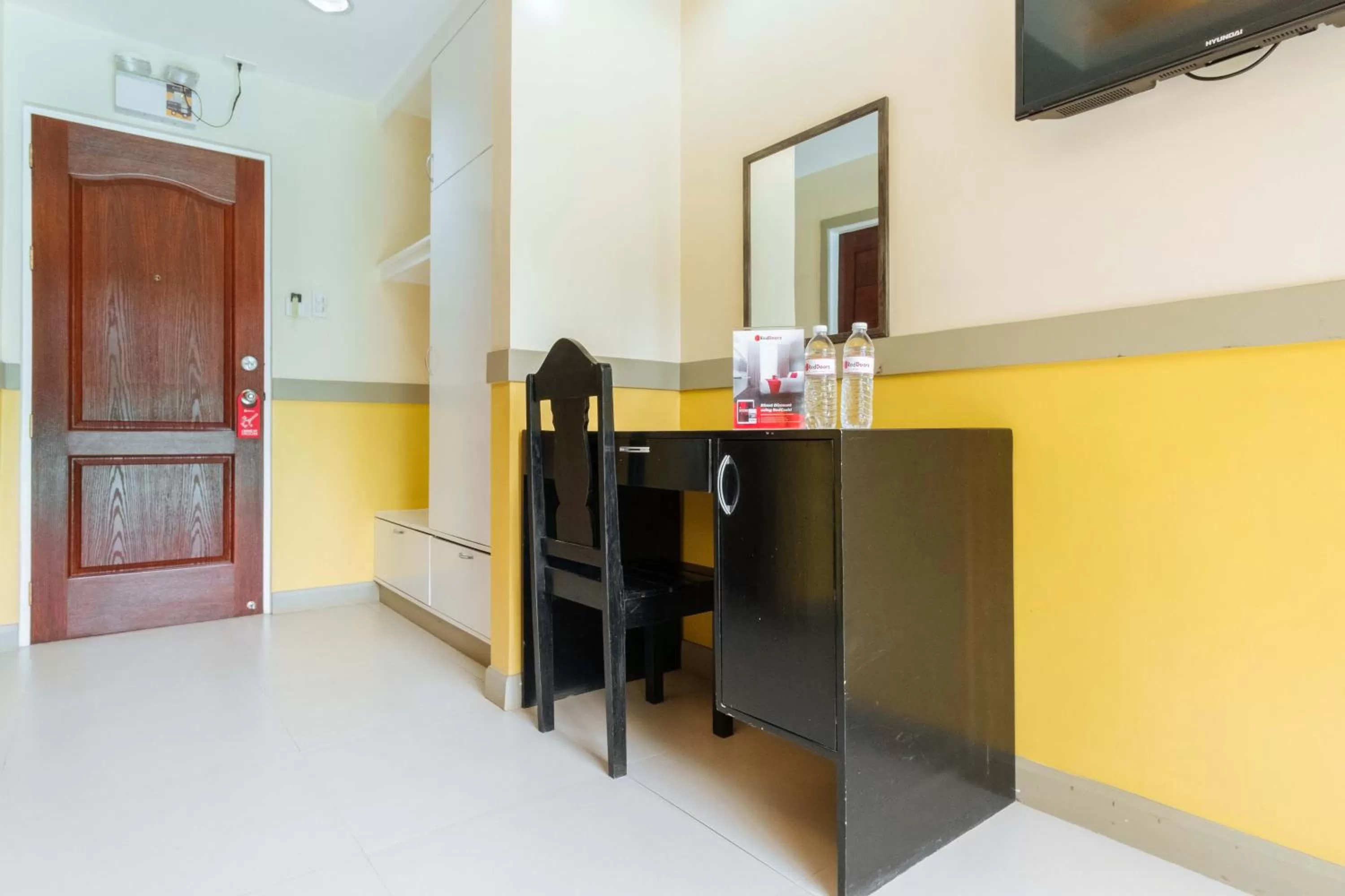 Bedroom in RedDoorz Premium @ Gabinete Road Palawan