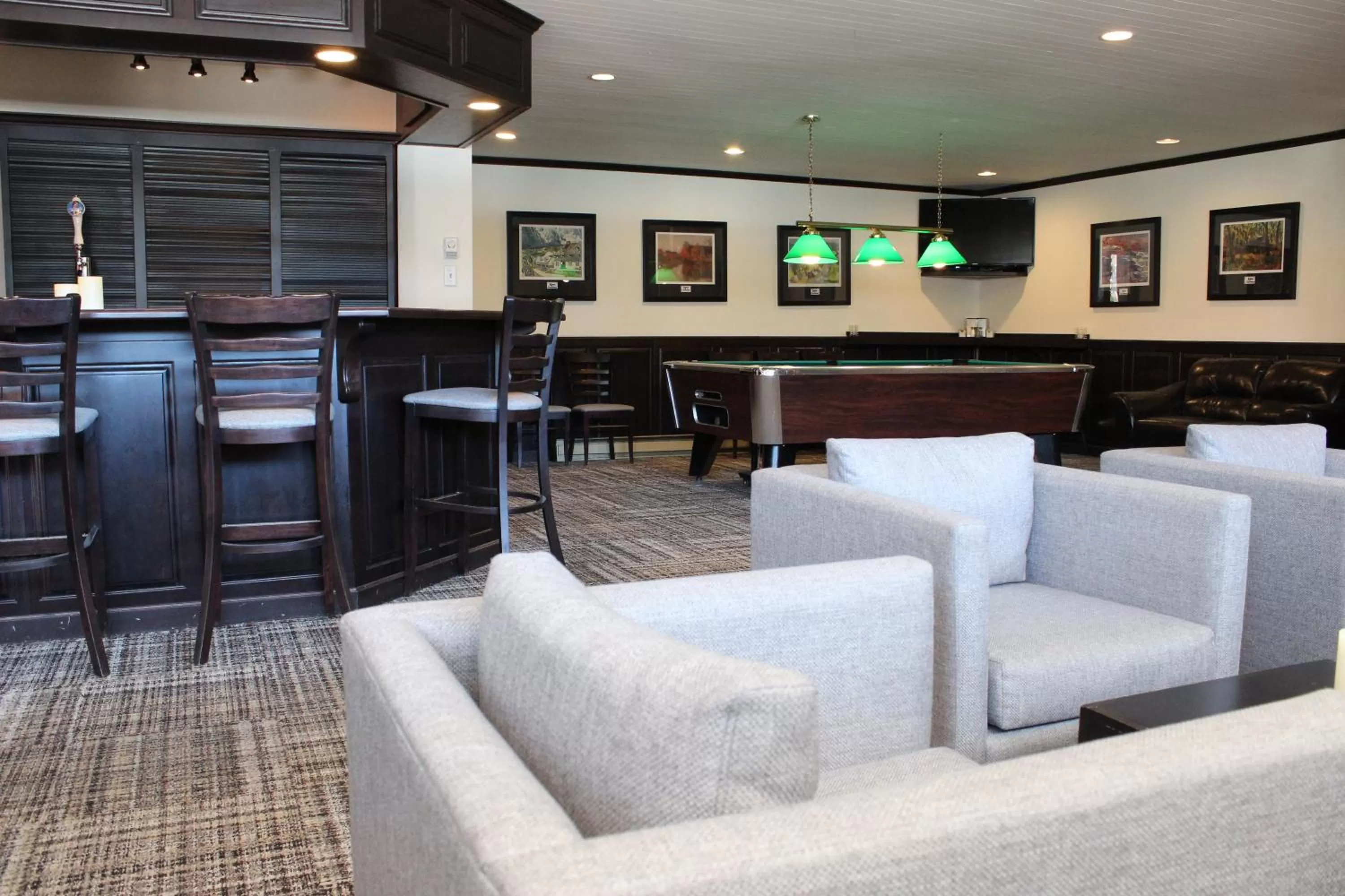 Lounge or bar in Hotel Baie Saint Paul