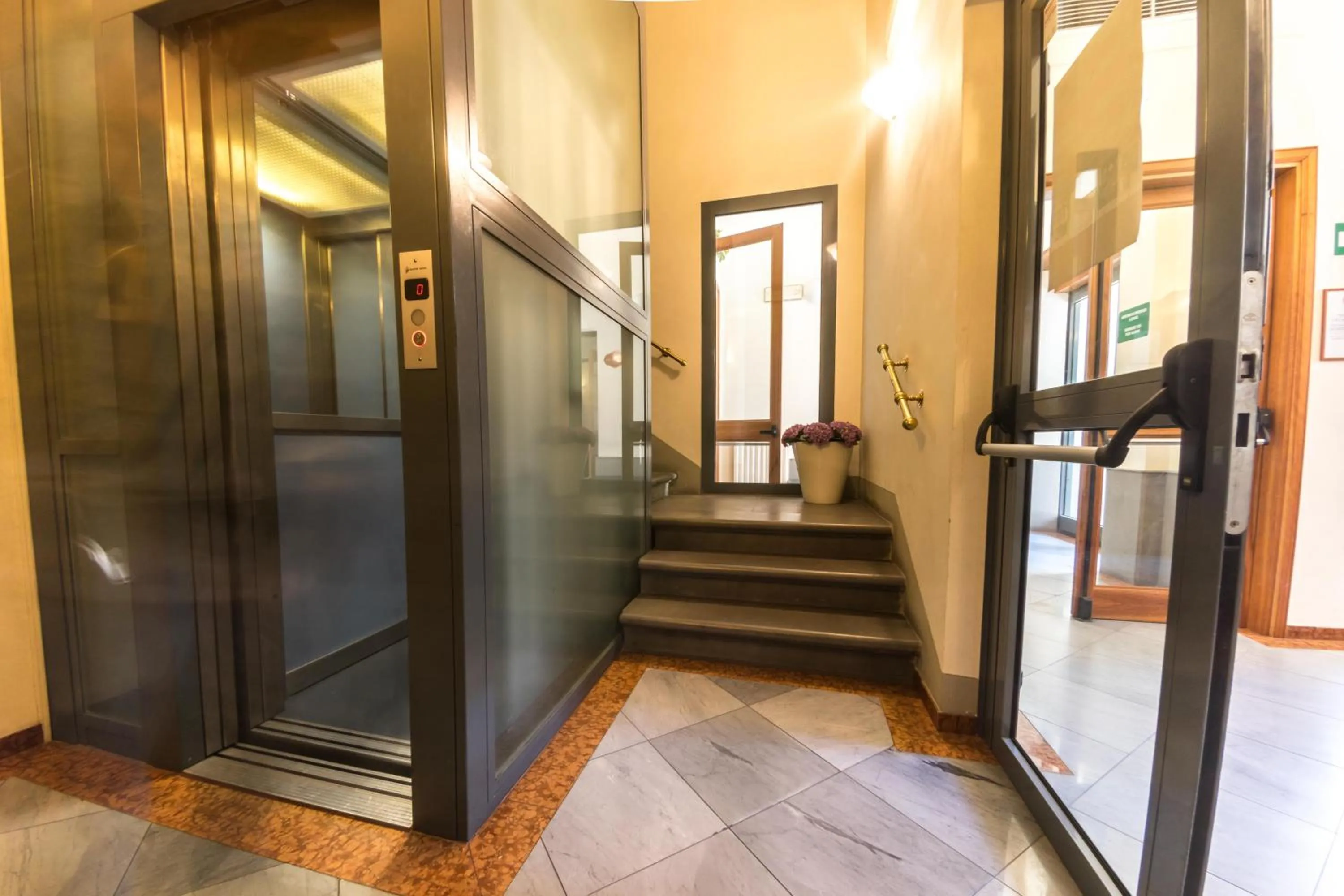 Area and facilities in Hotel Bonifacio