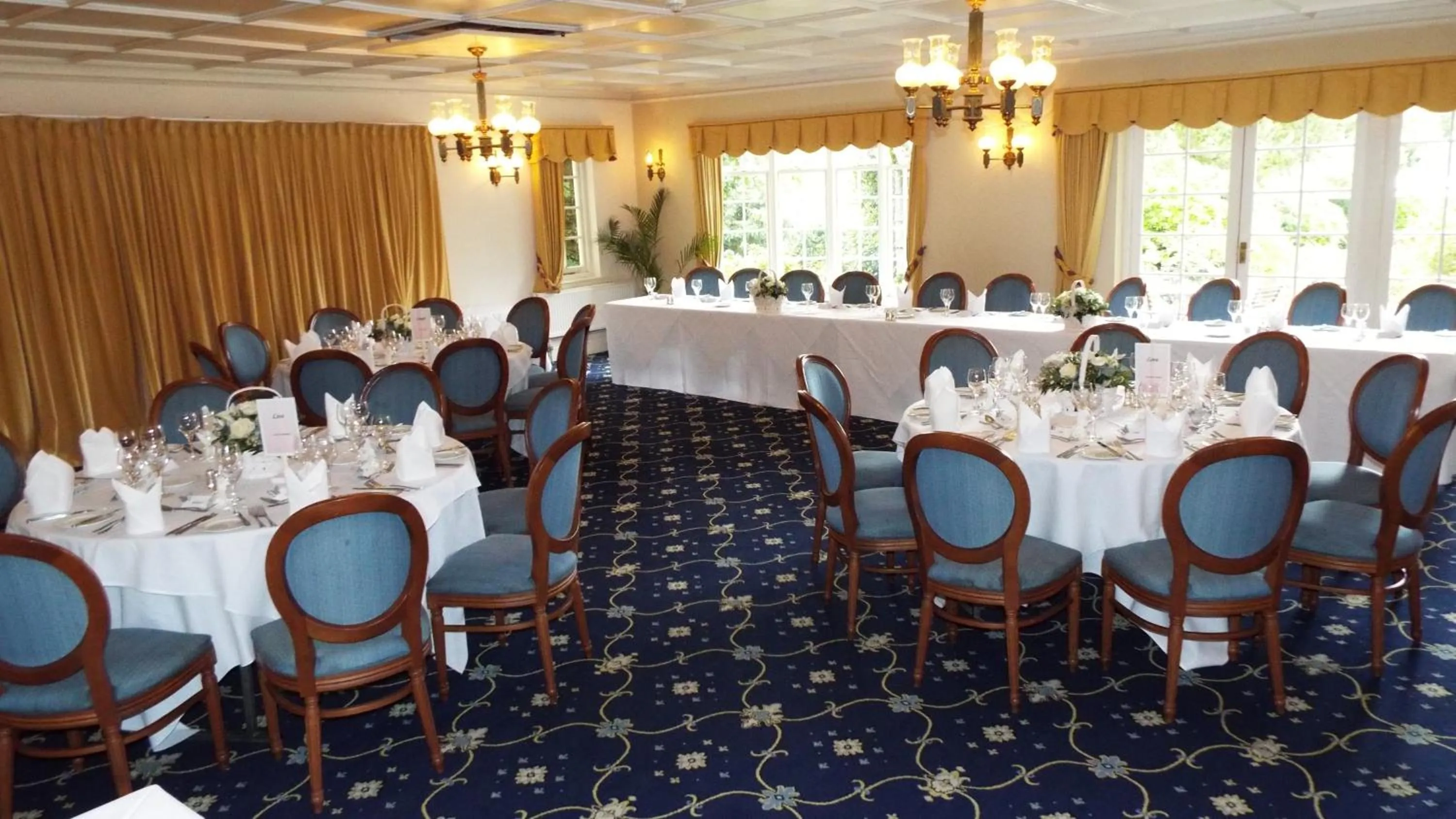Restaurant/places to eat in Passford House Hotel