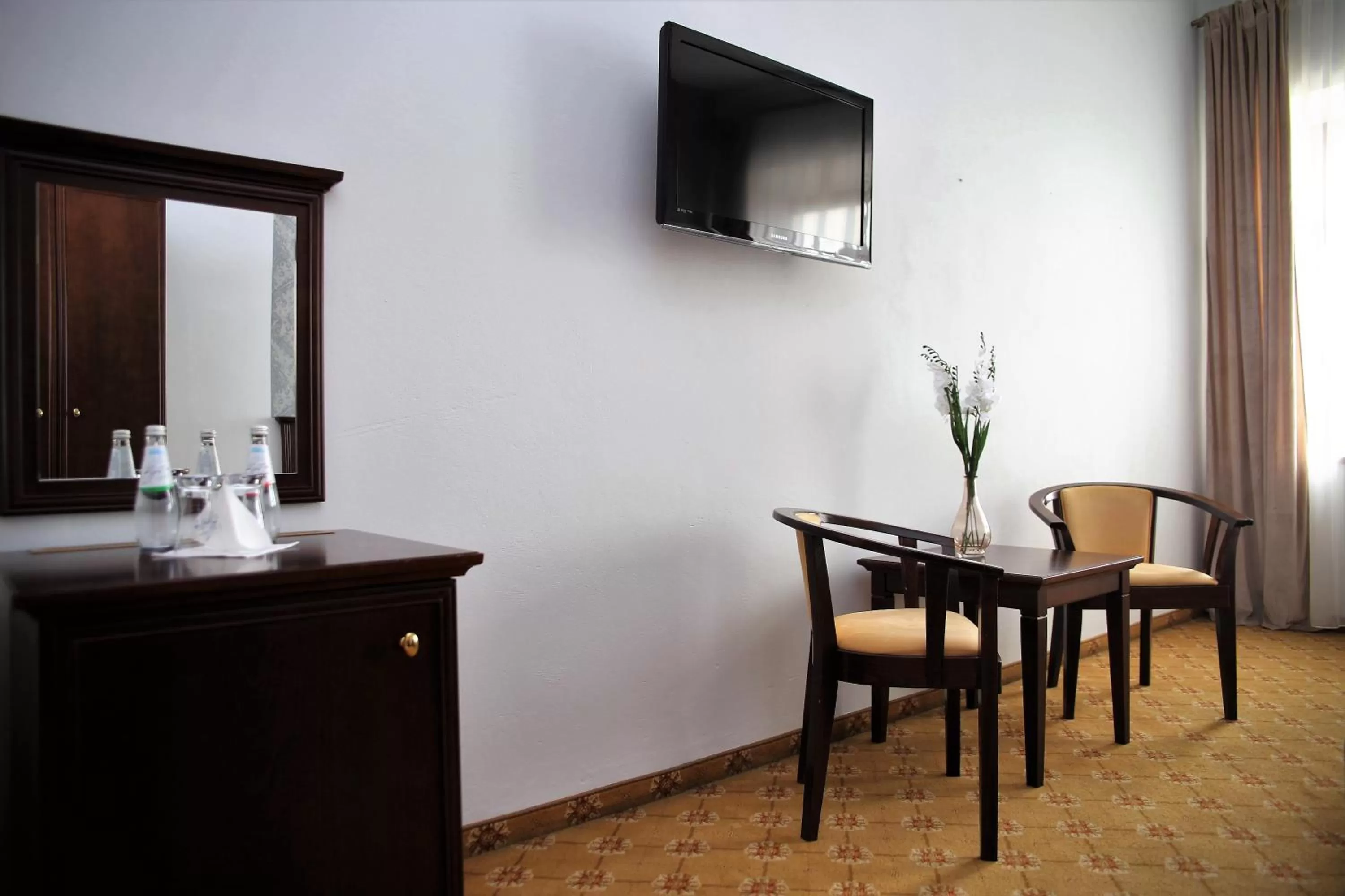 TV and multimedia, TV/Entertainment Center in Prudentia Residence Qulturalna