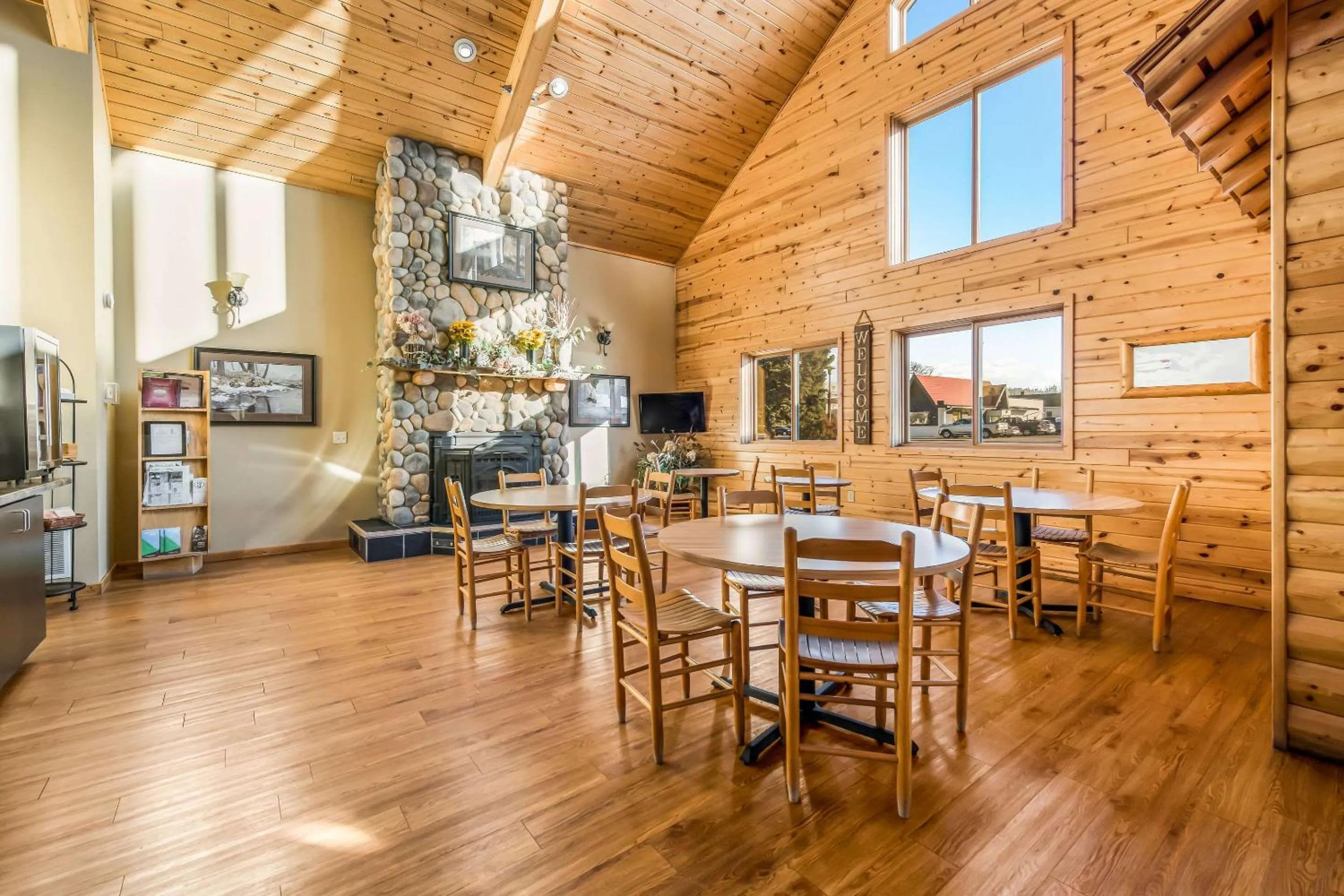 Restaurant/places to eat in Econo Lodge