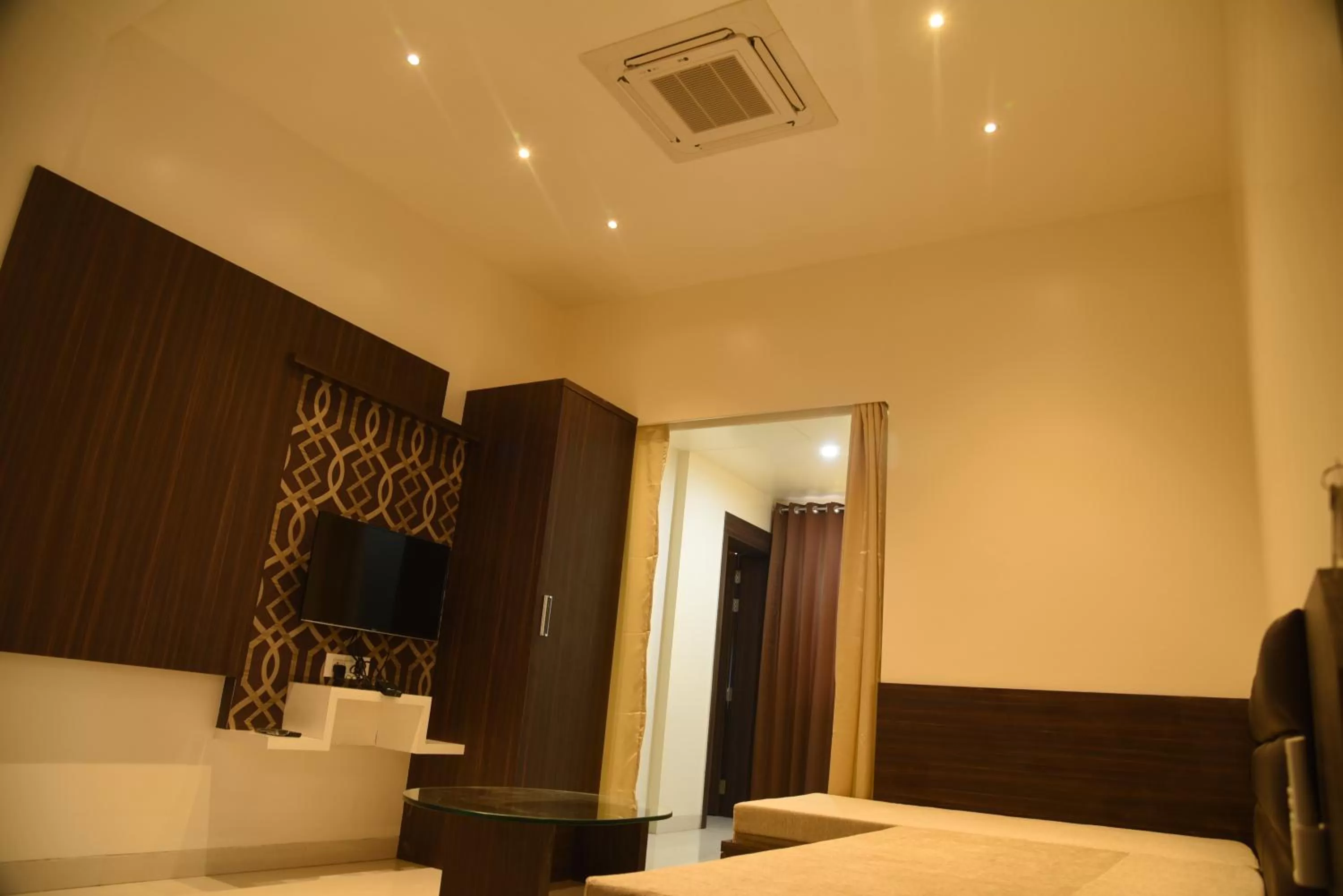 Bed in Hotel Pushpak