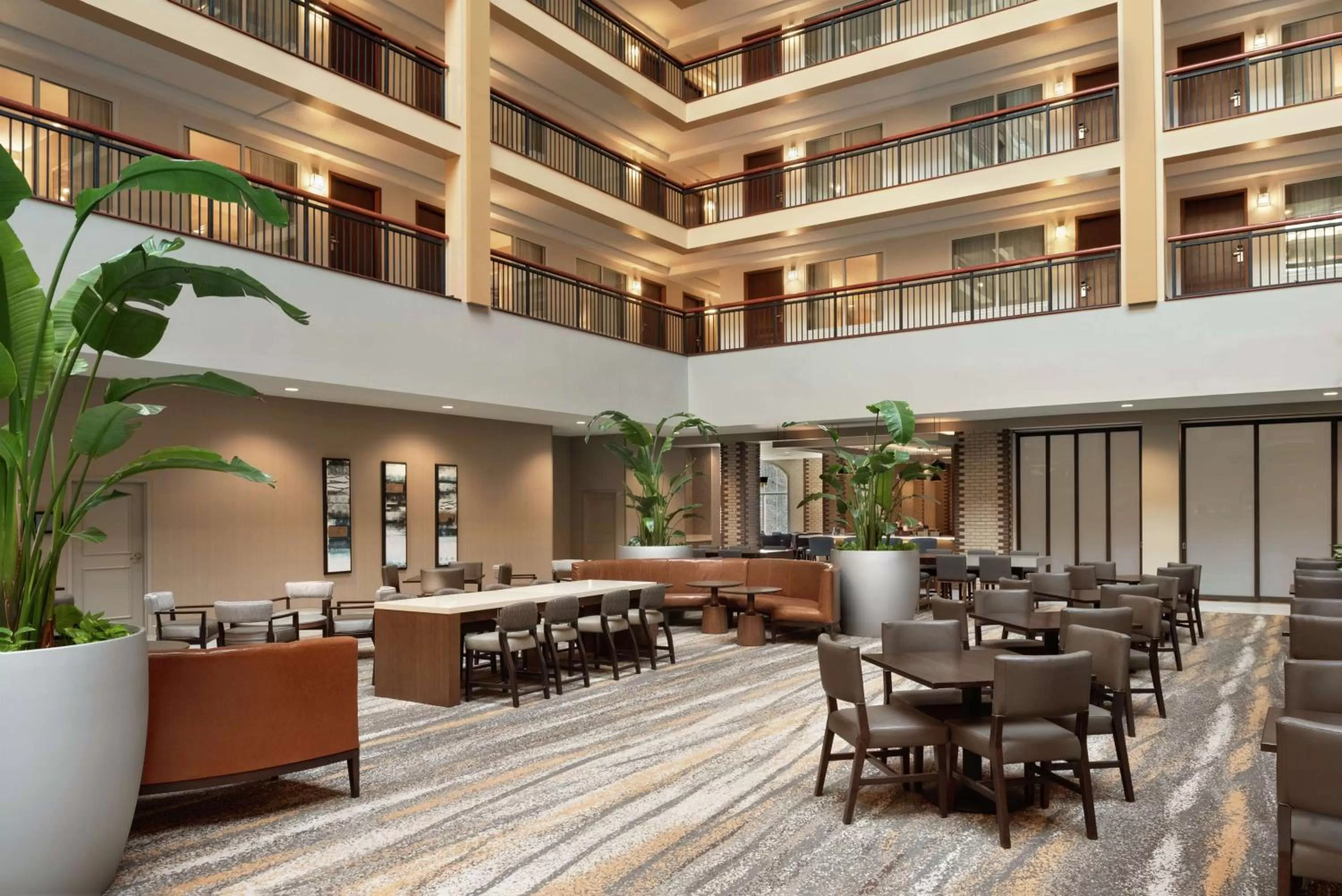 Lobby or reception in Embassy Suites by Hilton Cleveland Rockside