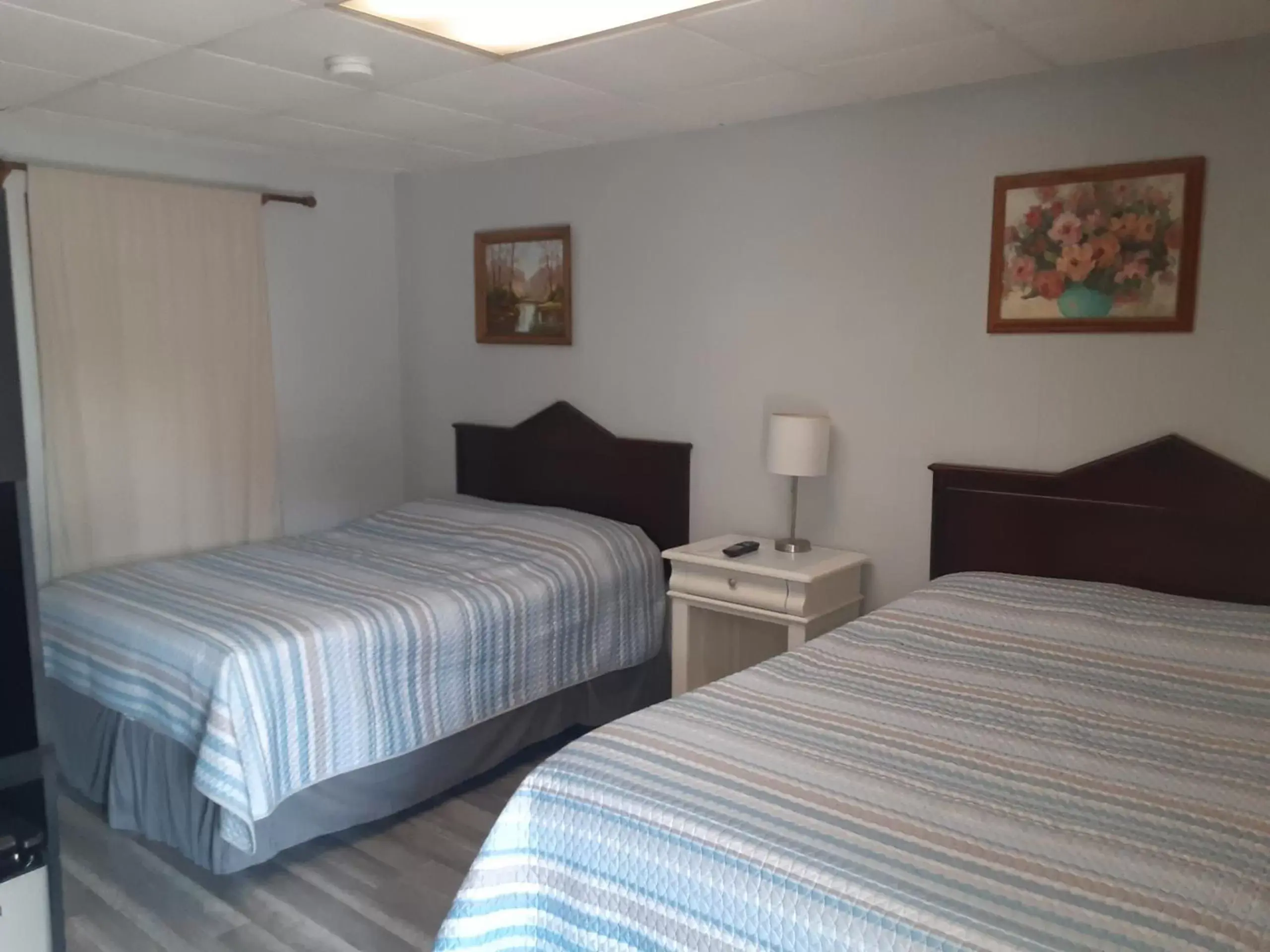 Standard Quadruple Room in HICKORY SHADES MOTEL Standard Quadruple Room in HICKORY SHADES MOTEL