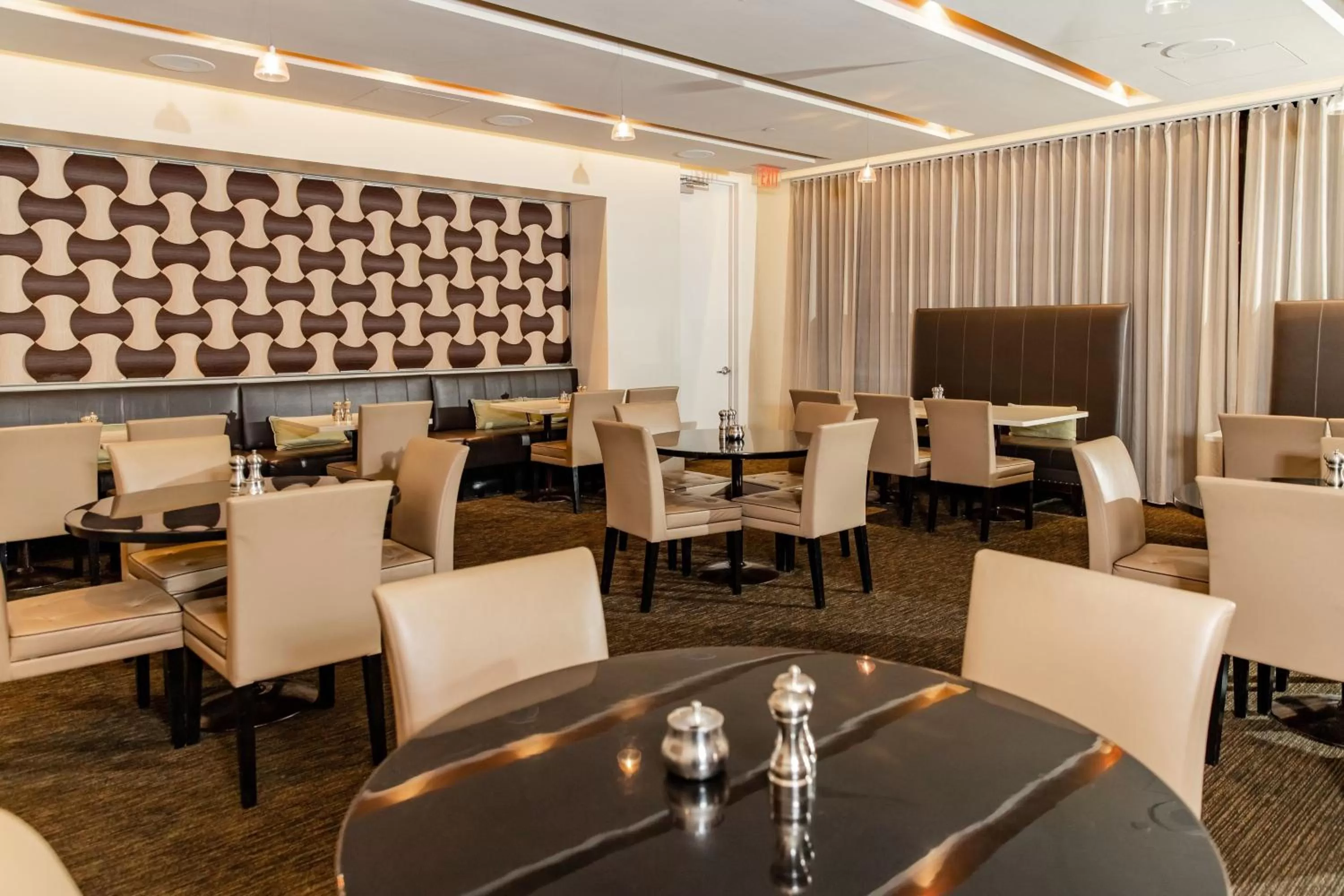 Restaurant/places to eat in The Westin Galleria Dallas