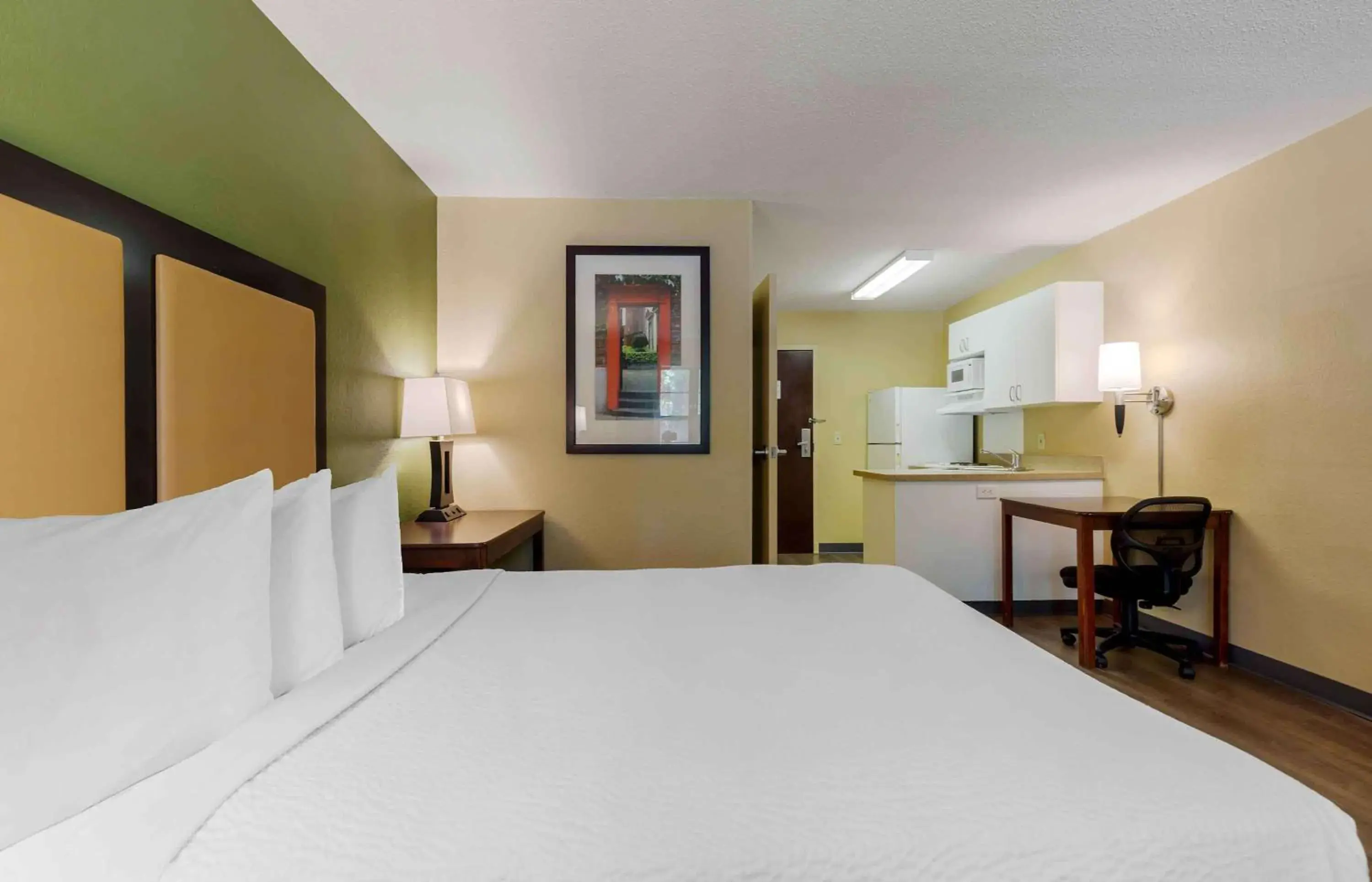 Queen studio with 1 Queen Bed - Disability Access/Non-Smoking in Extended Stay America Suites - Washington, DC - Sterling Queen studio with 1 Queen Bed - Disability Access/Non-Smoking in Extended Stay America Suites - Washington, DC - Sterling