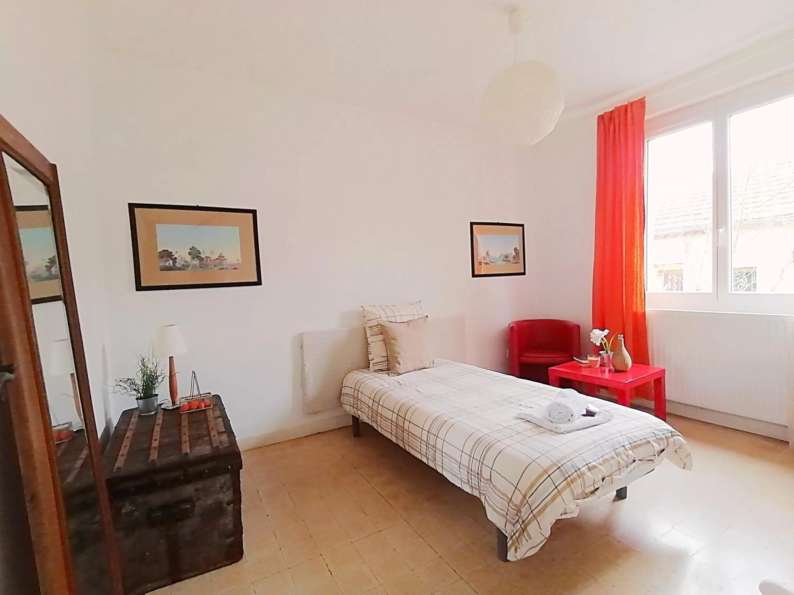 Bed in Chambres d'hôtes Avignon