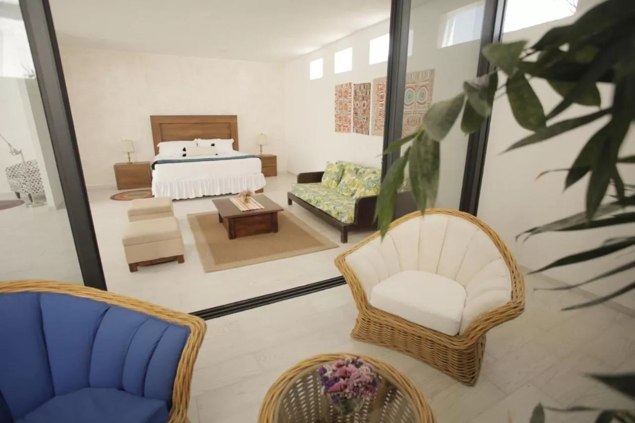 Photo of the whole room in Hotel La Casa de los Árboles Immersive Experience