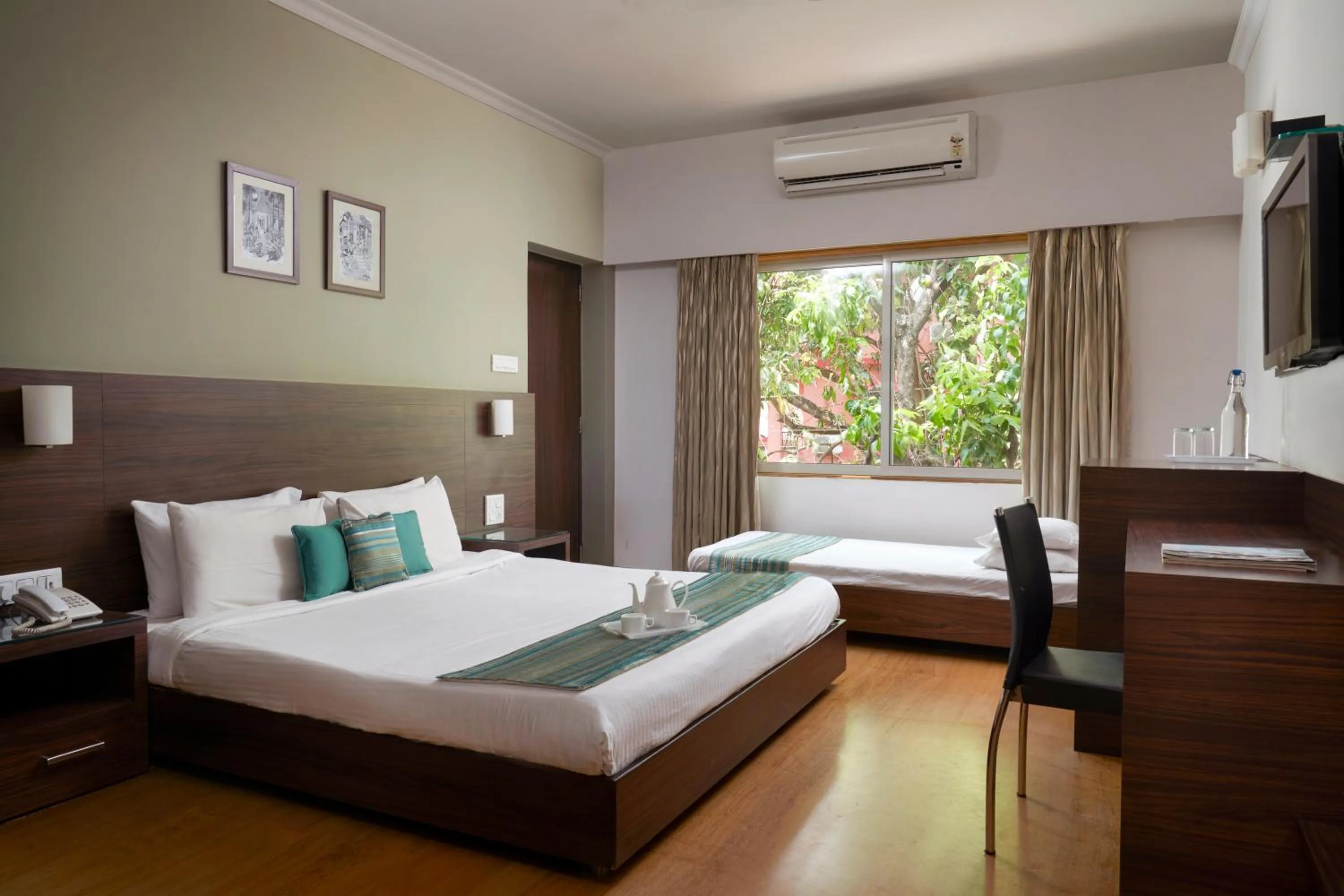 Bed in The Hawaii Comforts Panjim Donapaula