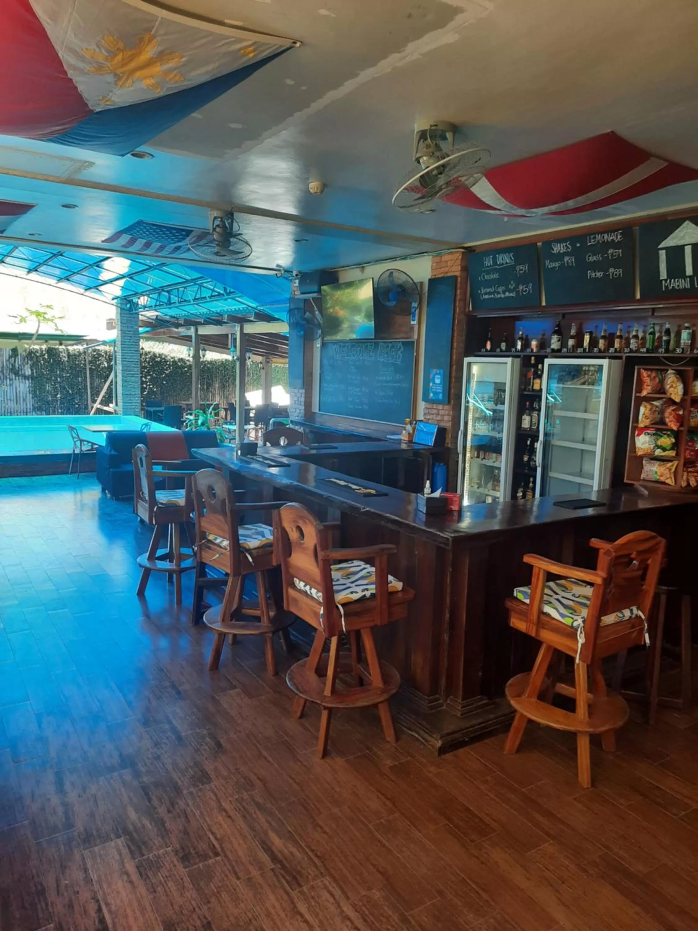 Restaurant/places to eat in Mabini Hotel