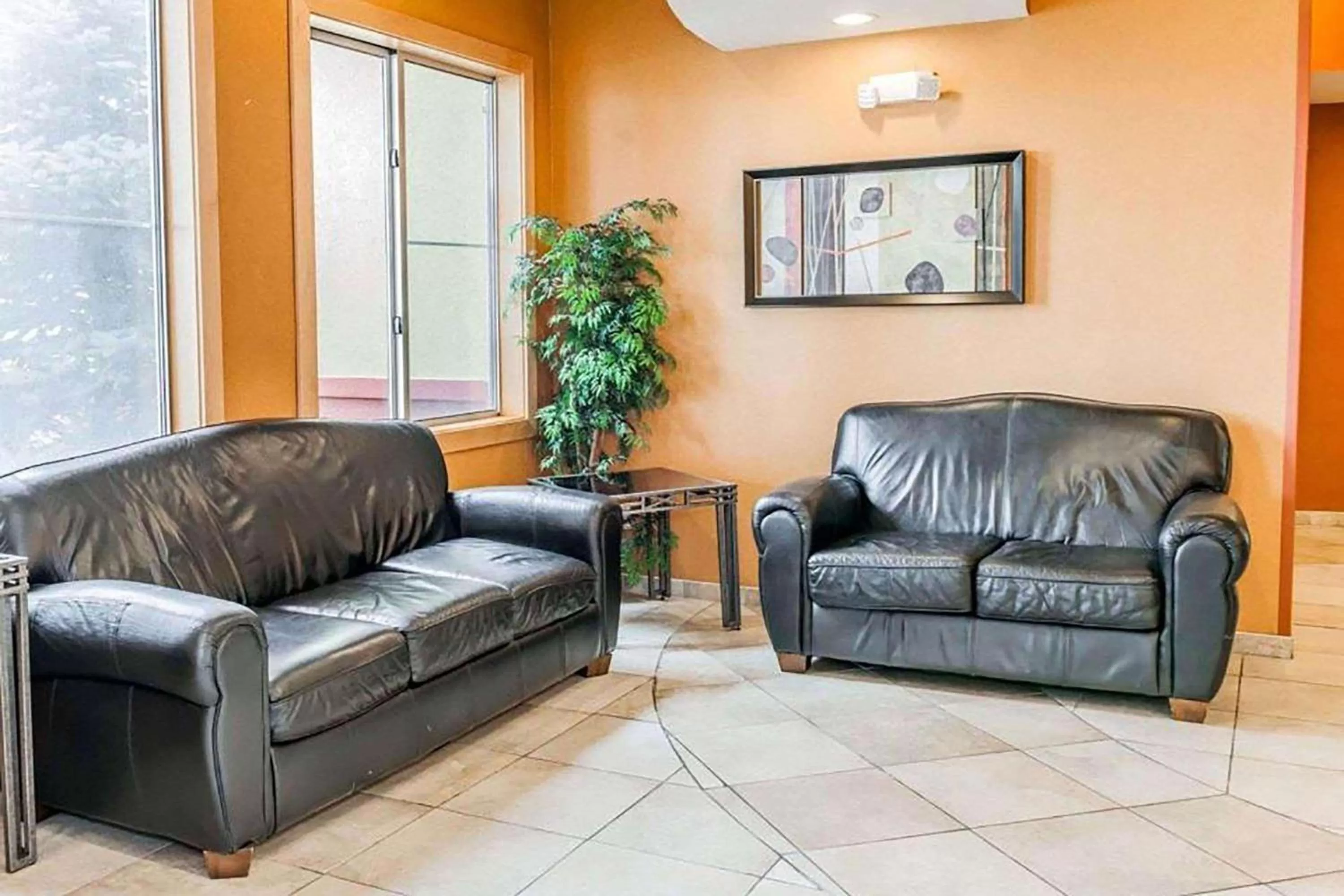 Lobby or reception, Seating Area in Quality Inn East Indianapolis