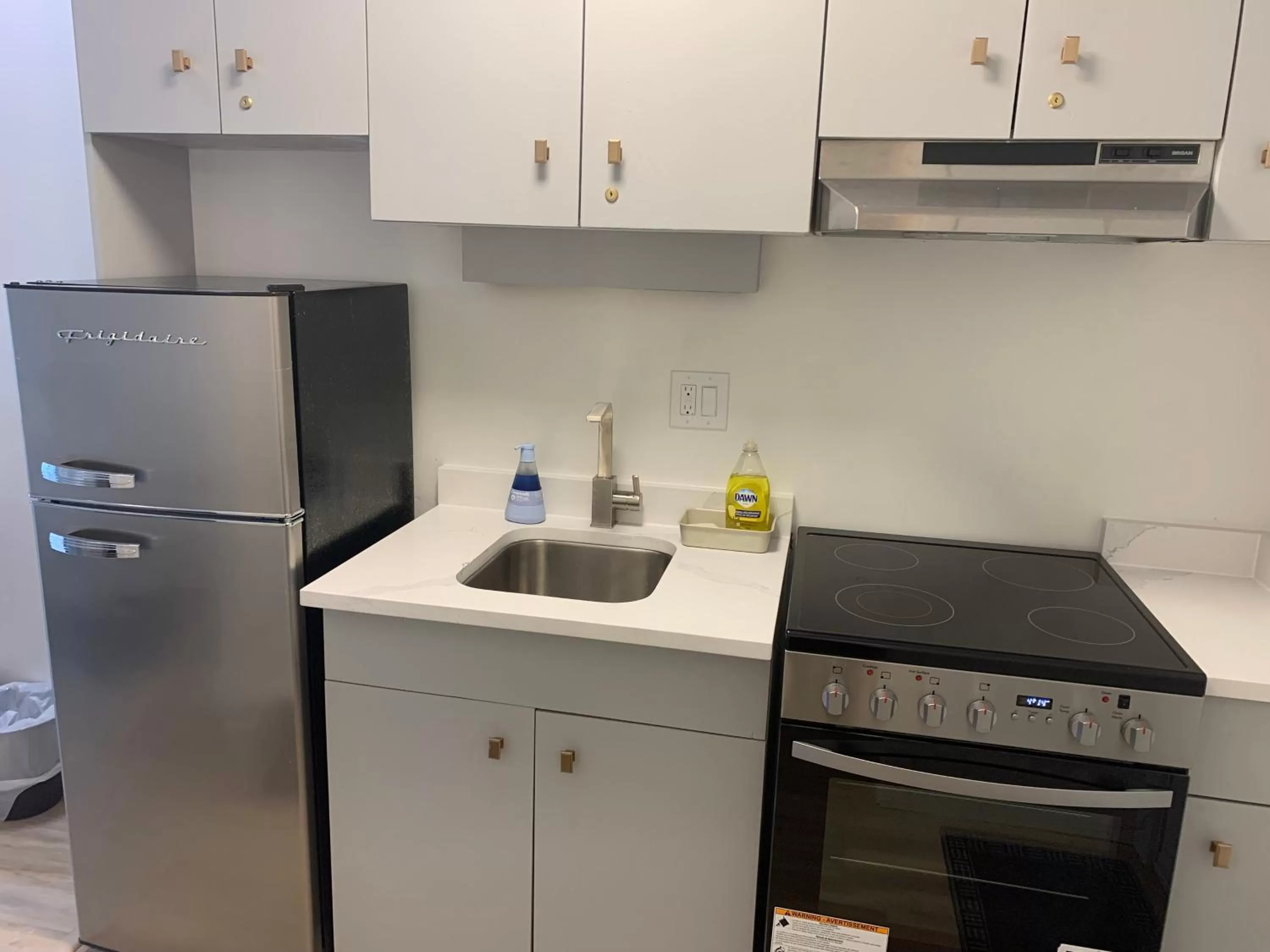 Kitchen or kitchenette in Destination Inn Cache Creek