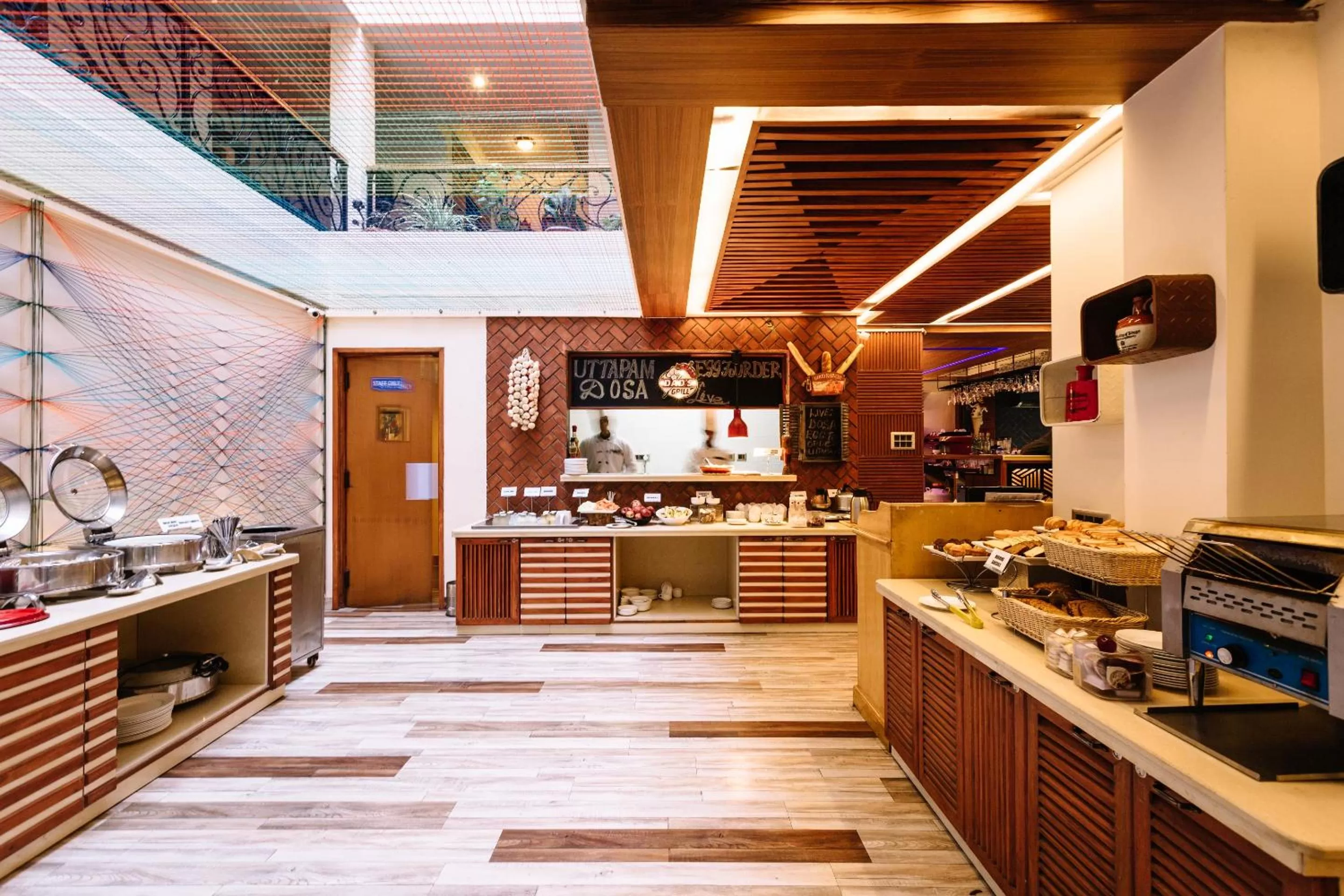 Restaurant/places to eat in Hotel Willow Banks Shimla