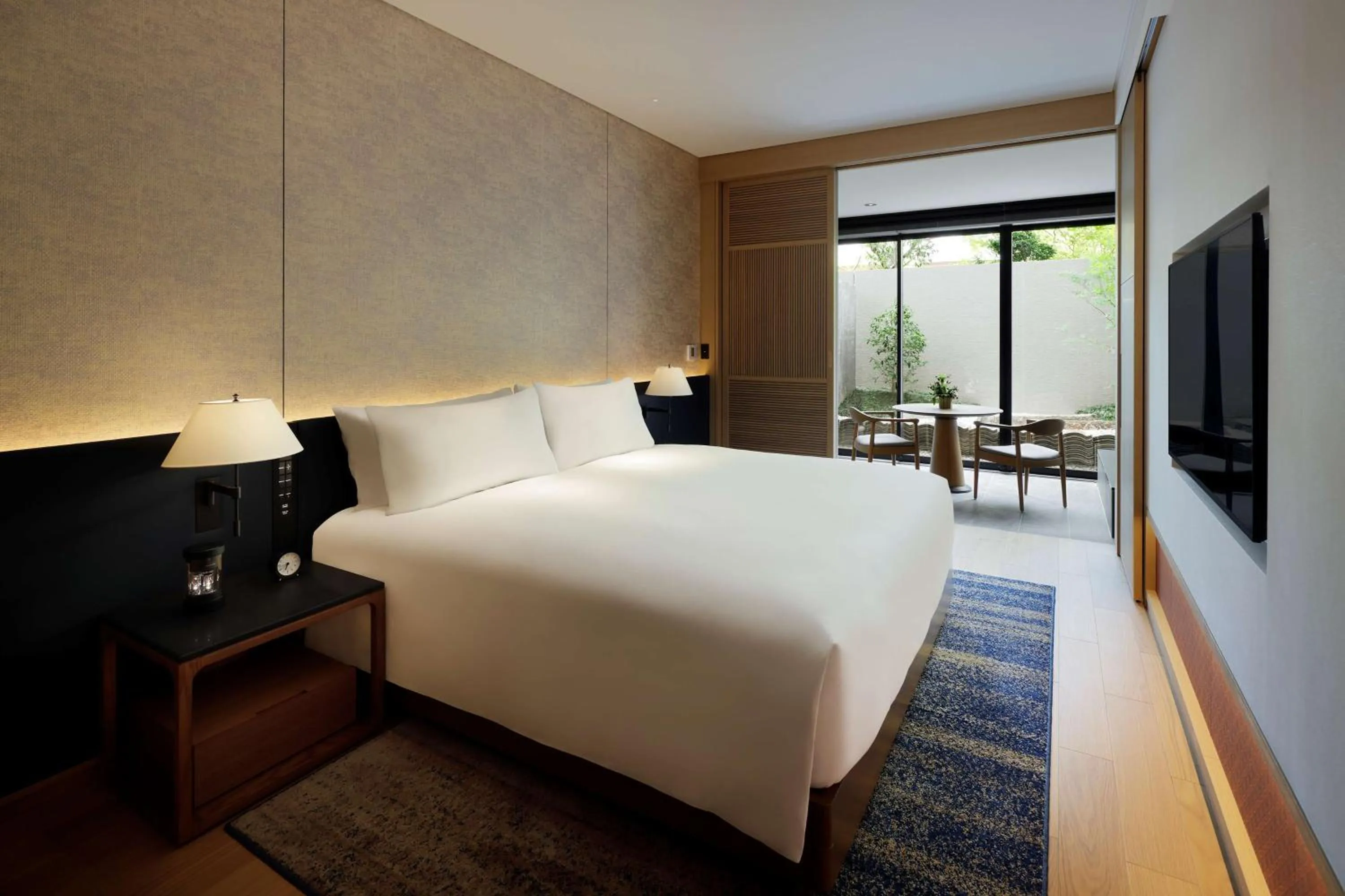Bedroom, Bed in ROKU KYOTO, LXR Hotels & Resorts by Hilton