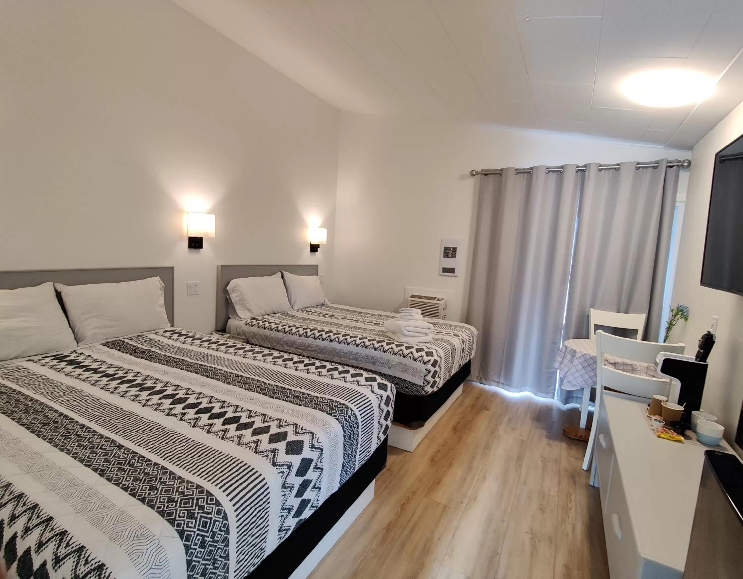 Photo of the whole room, Bed in Destination Inn Cache Creek