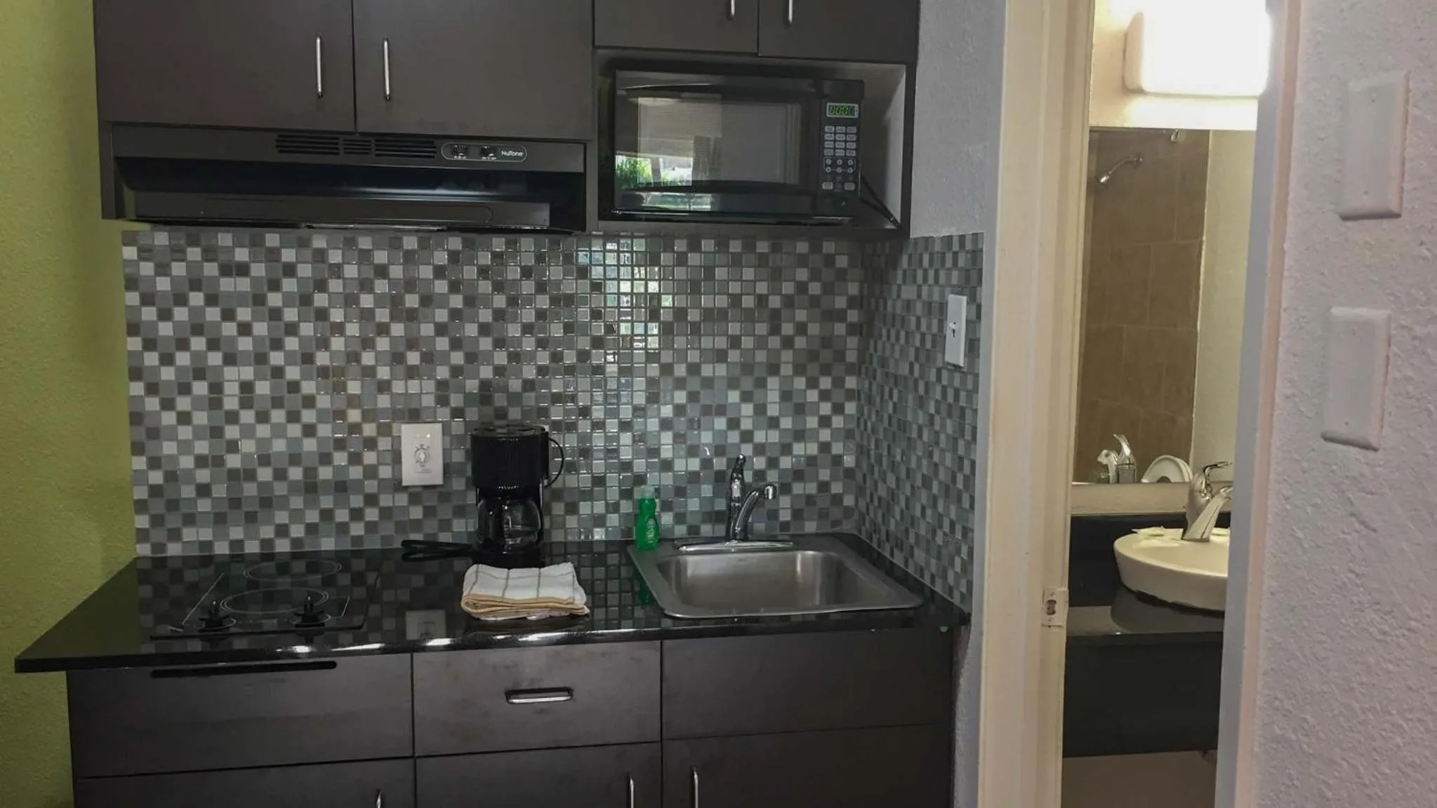 Kitchen/Kitchenette in Studio 6-Longview, TX