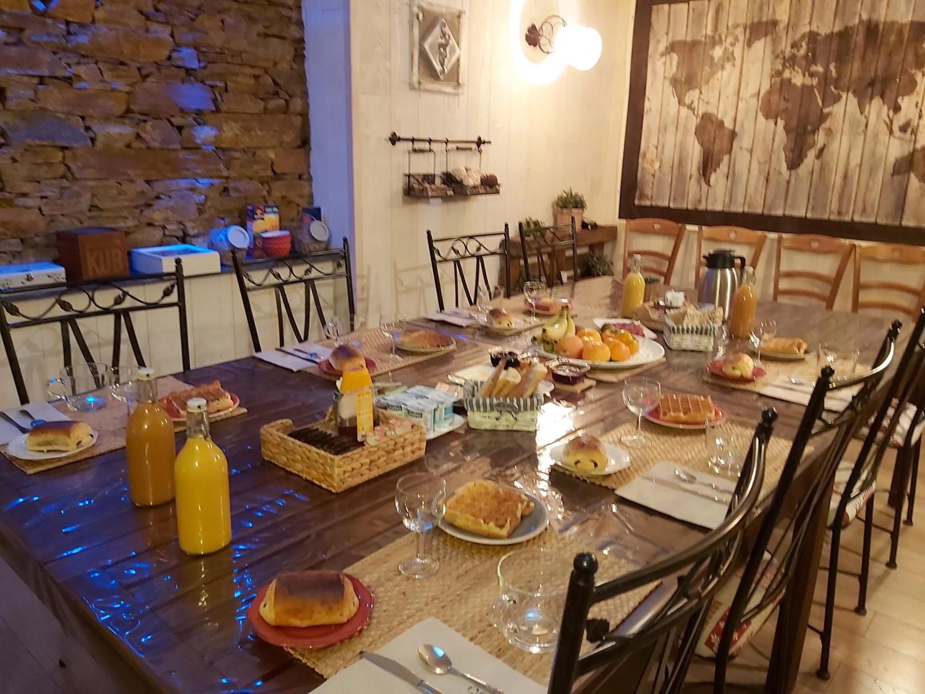 Breakfast in Le Patio de Luchon