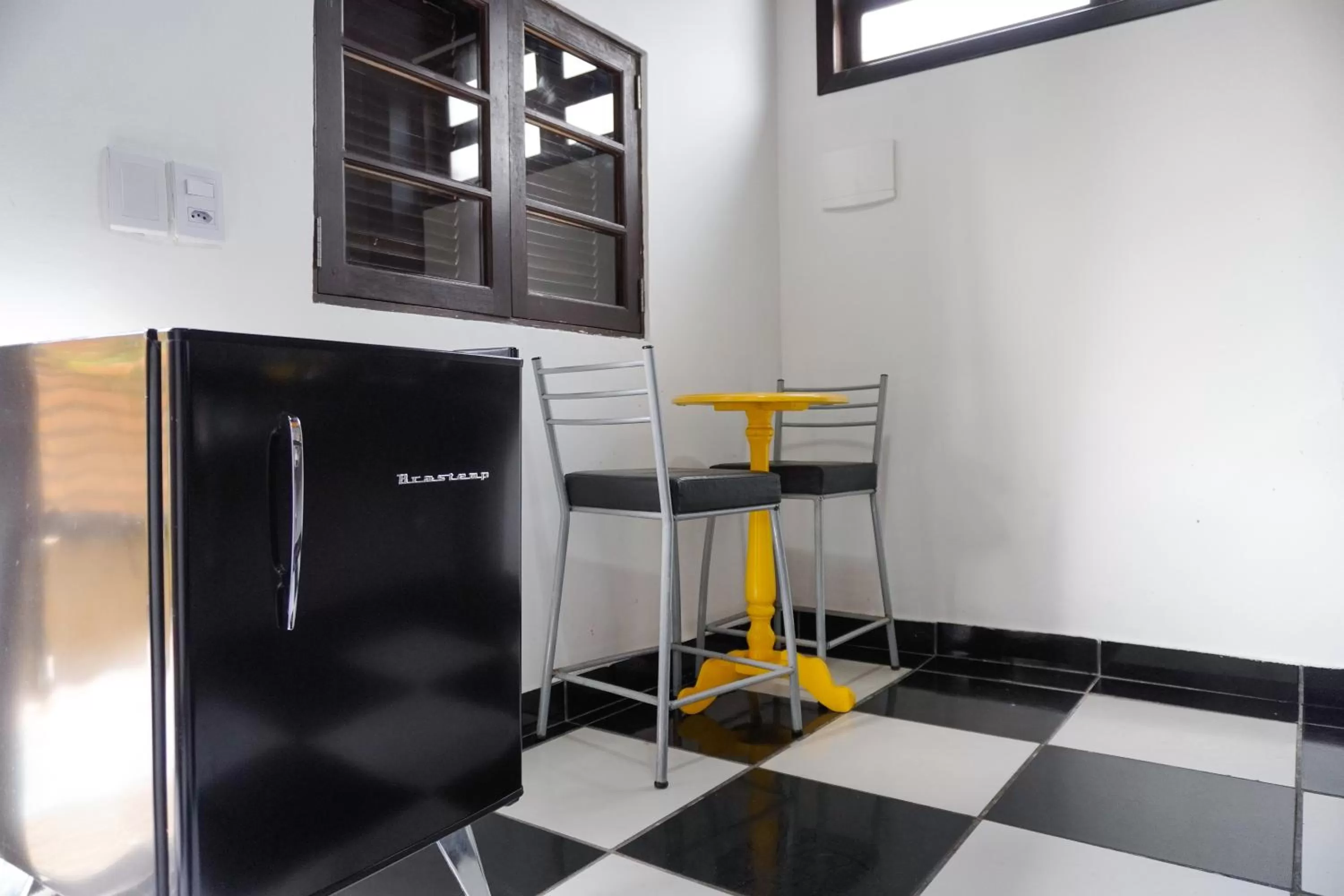 Dining area, TV/Entertainment Center in Pousada Dunasol Floripa