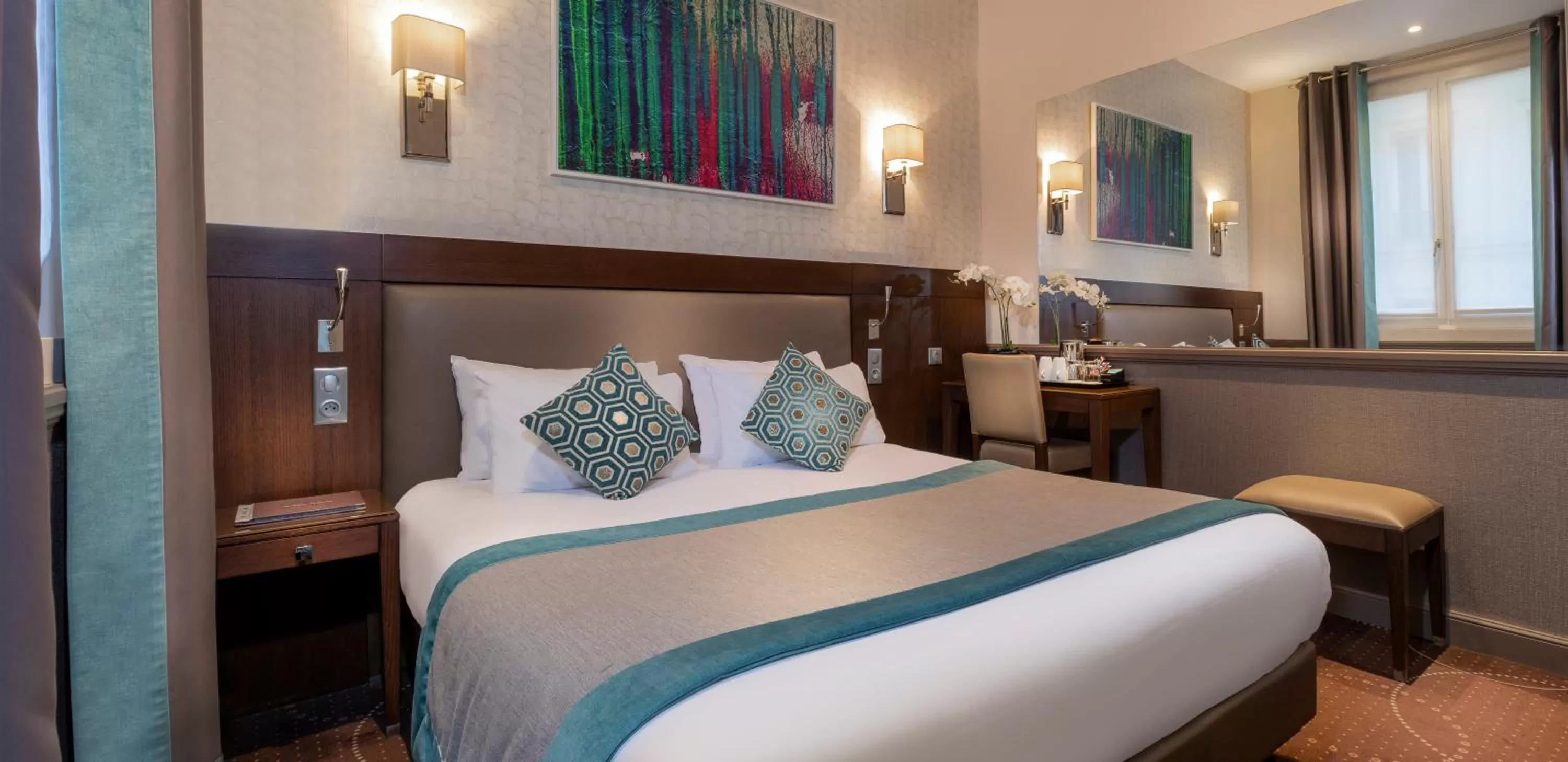 Bed in Elysées Ceramic