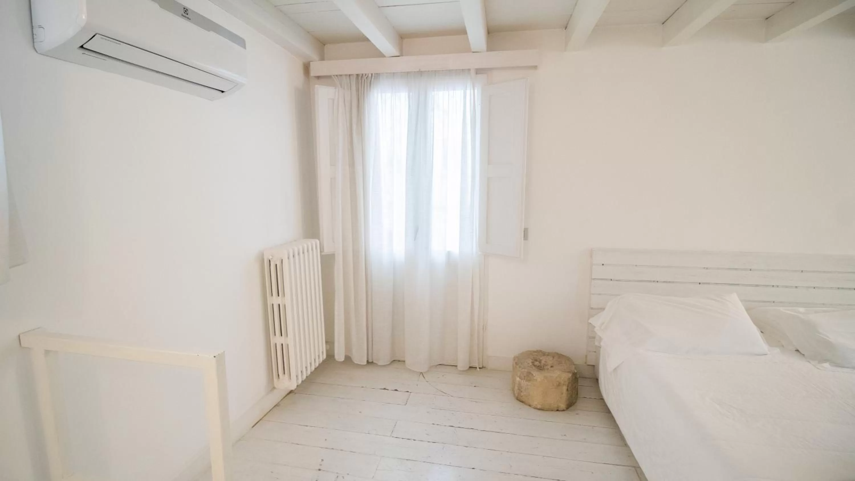 Photo of the whole room, Bed in Casa Balmes