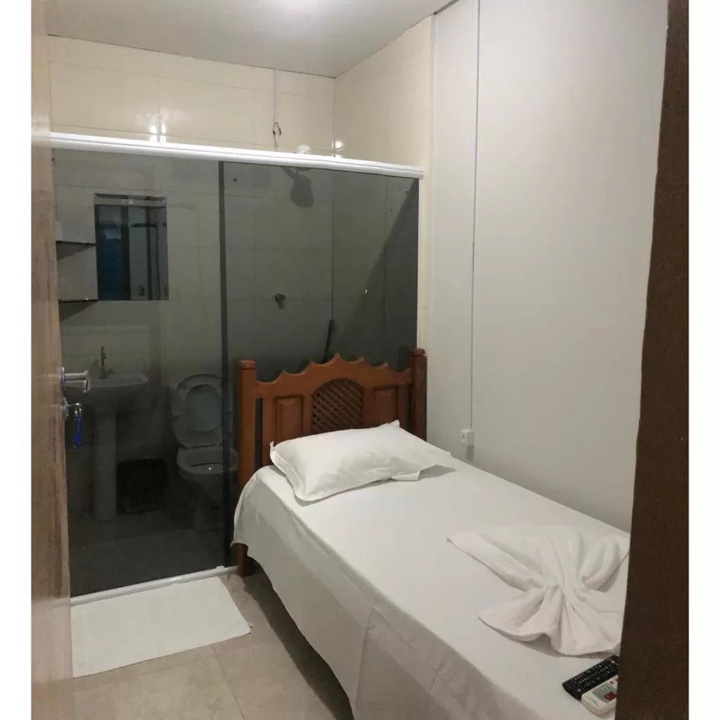 Shower, Bed in Hotel Cuiabá