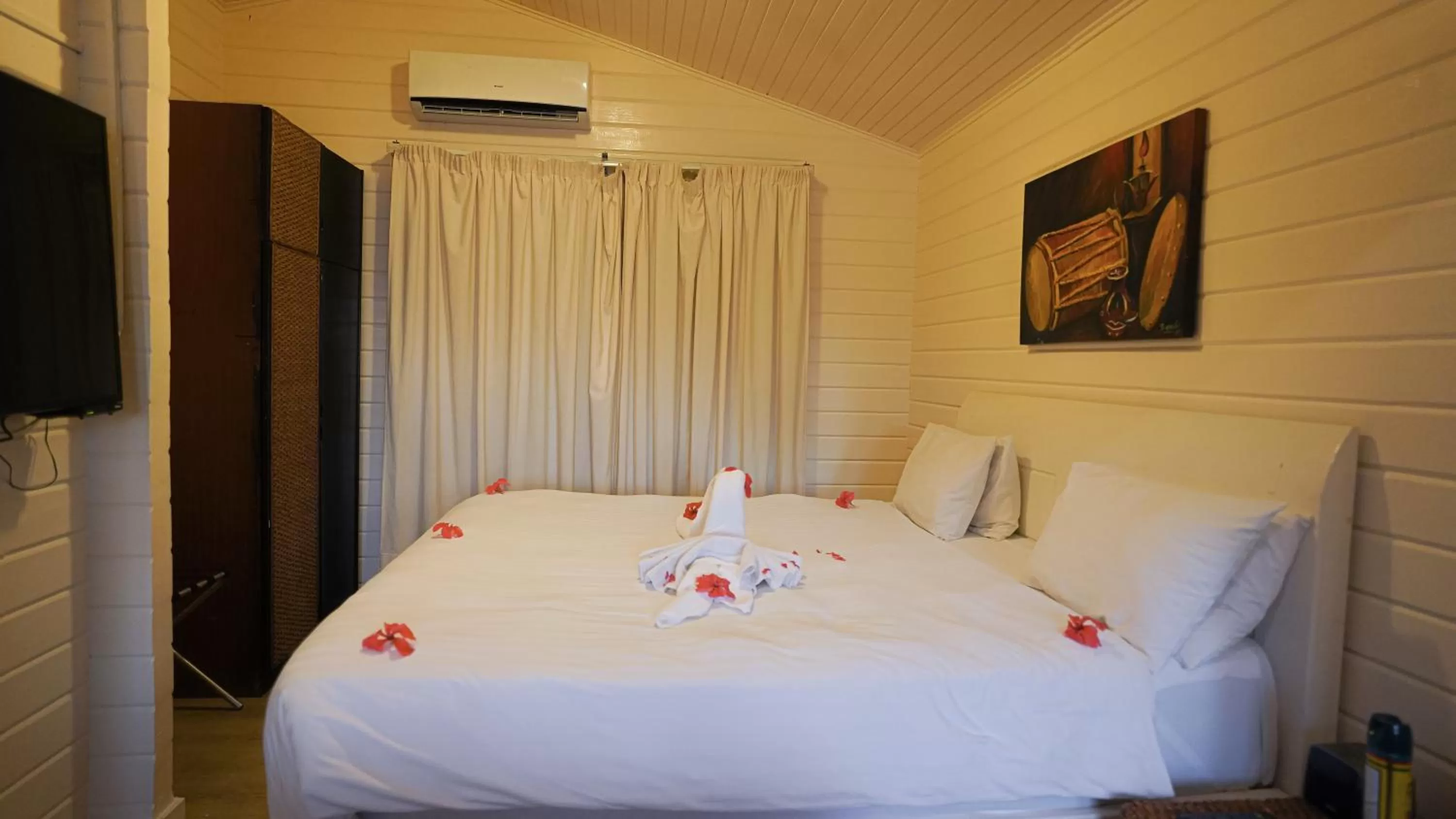 Bed in Itsandra Beach Hotel & Resort