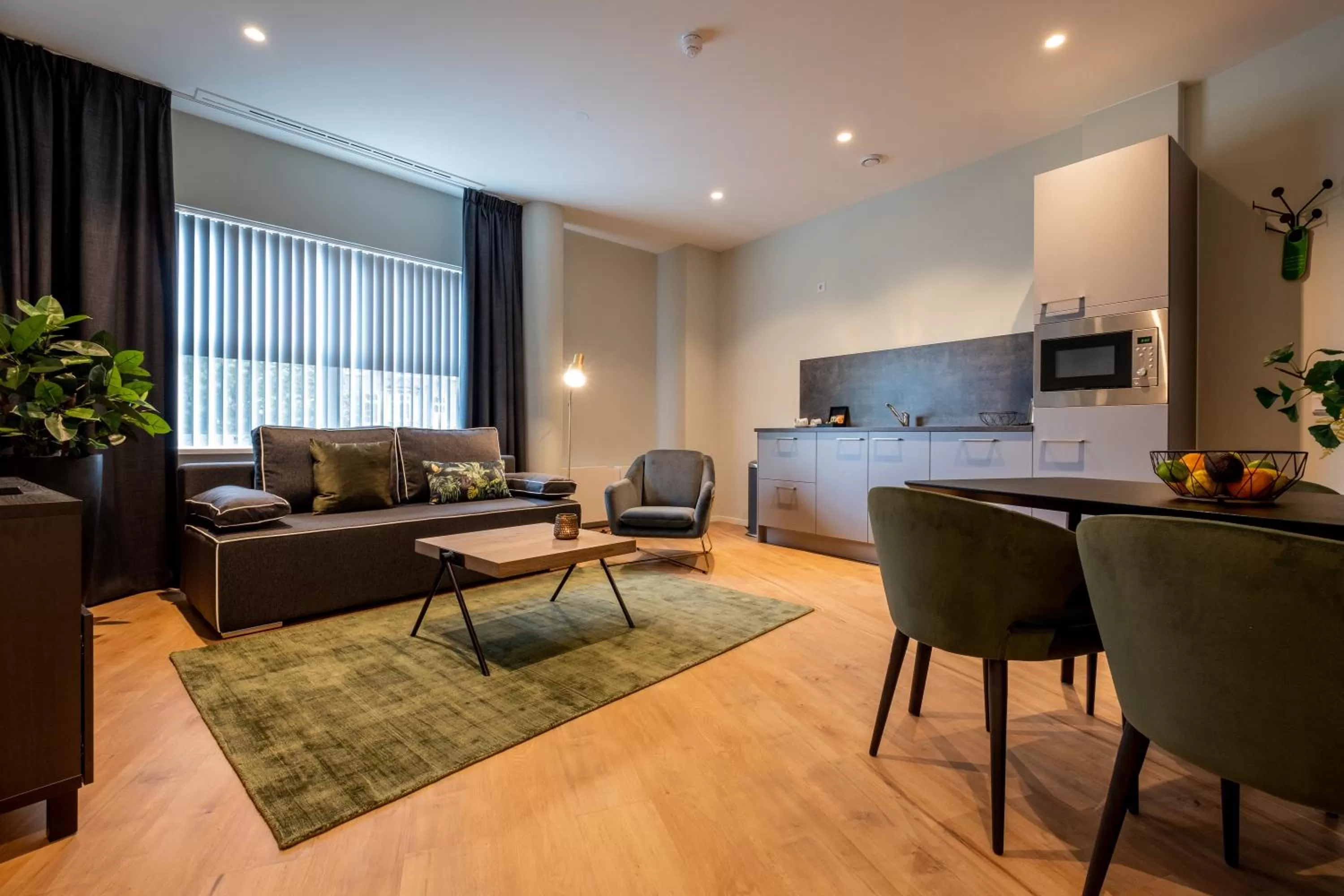 Kitchen or kitchenette, Seating Area in Nero Office Hotel & City Café