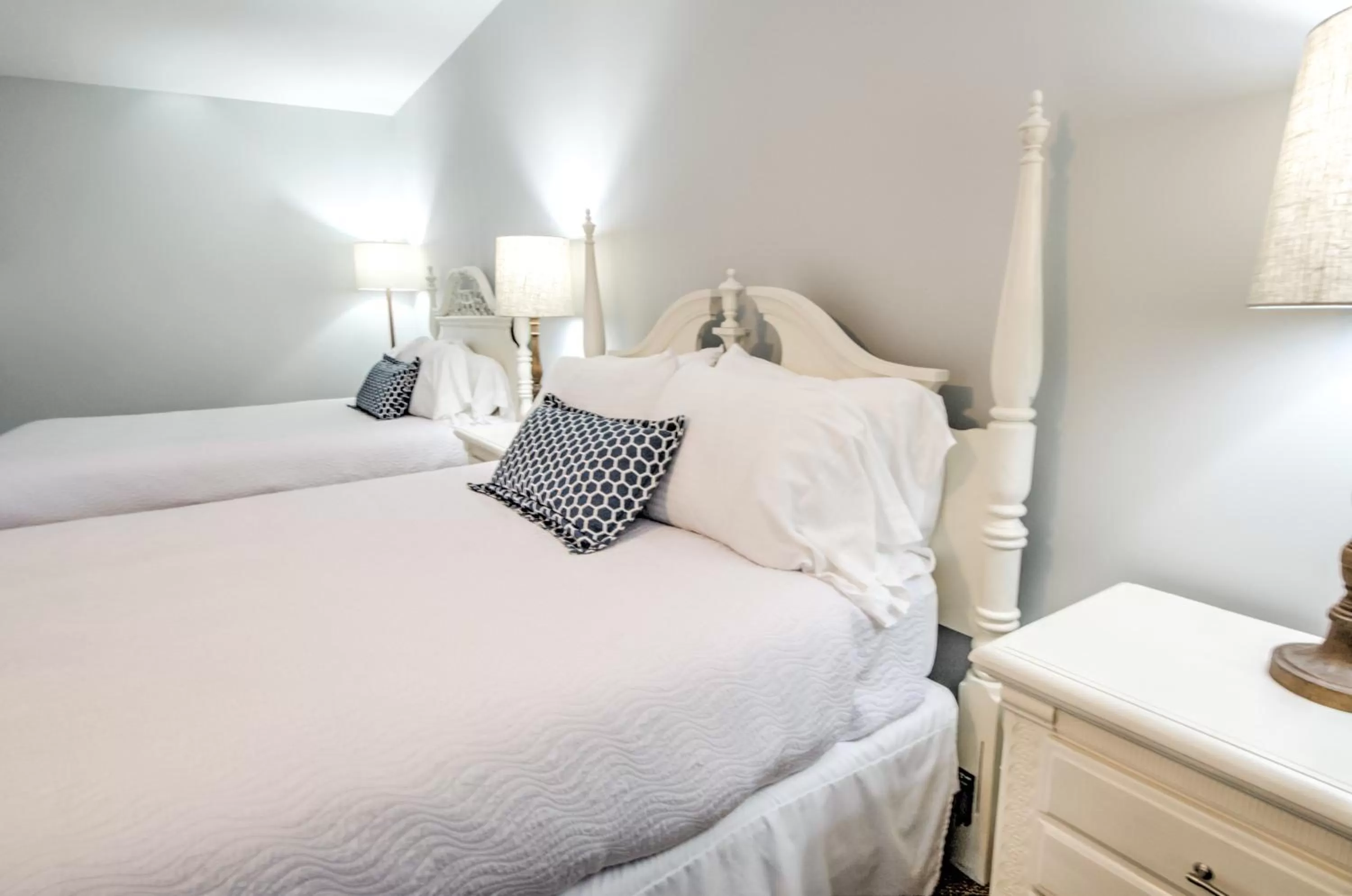 Bed in East Shore Lodging