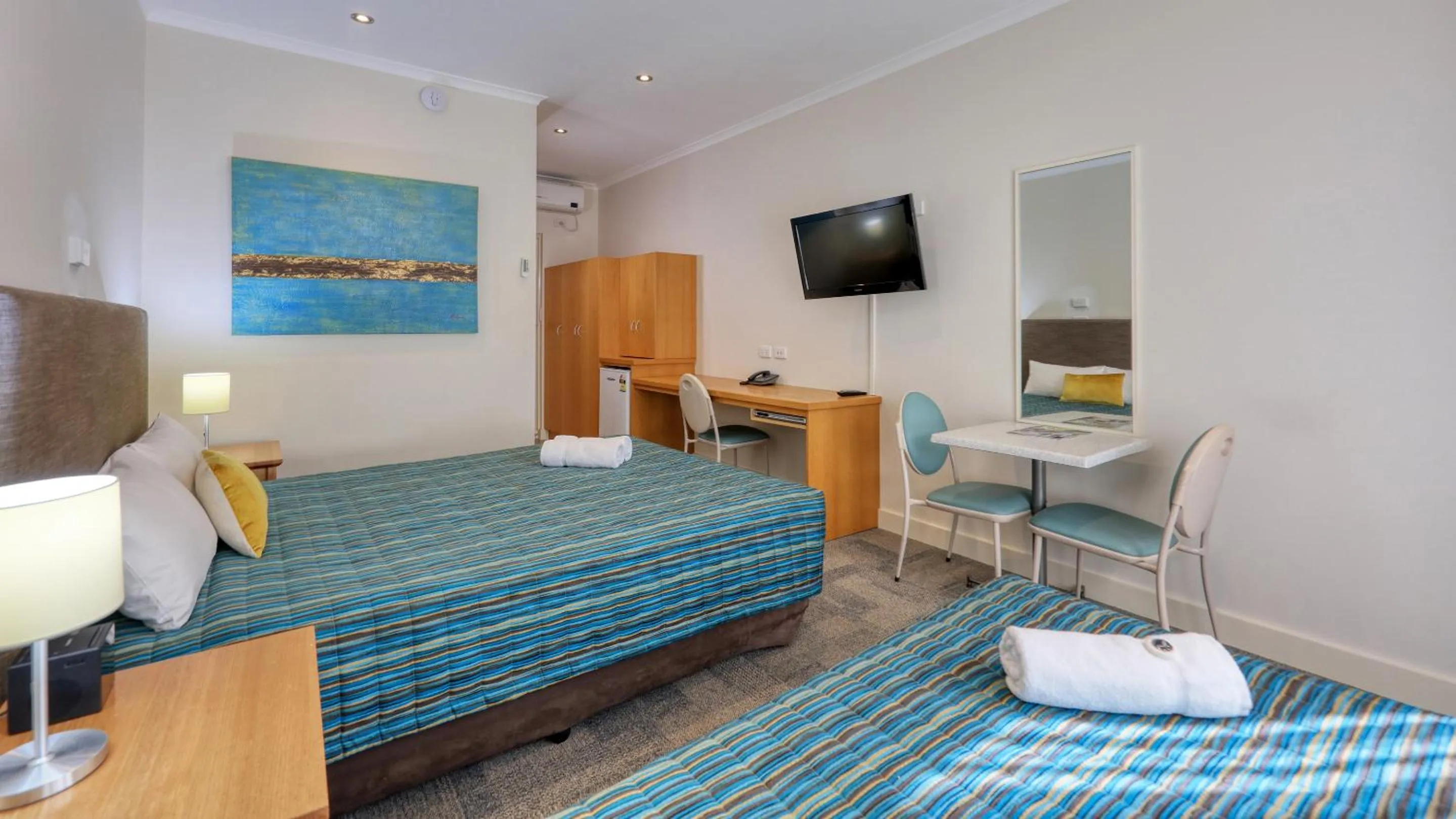 Photo of the whole room, Bed in Quality Inn Swan Hill