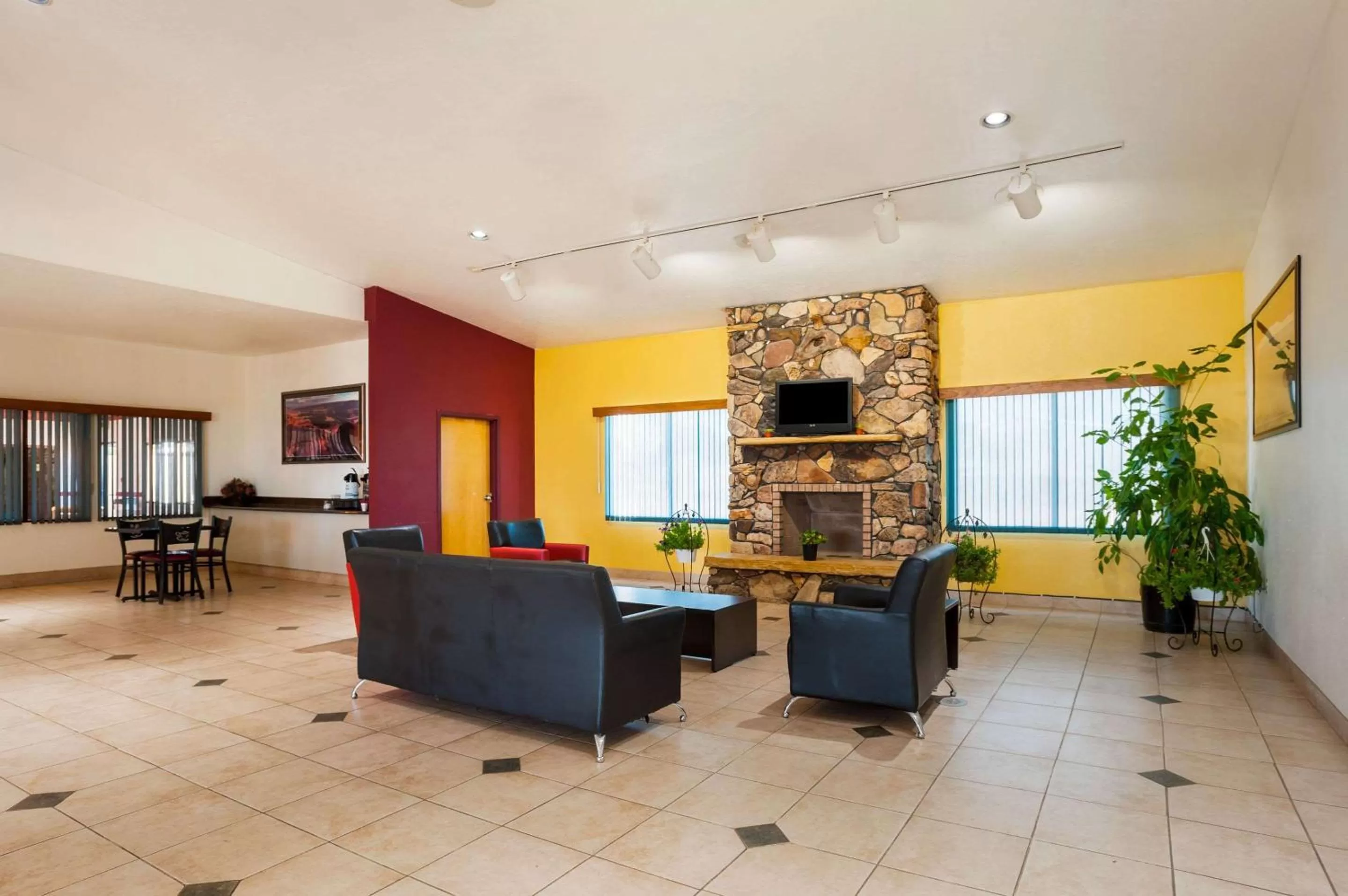 Lobby or reception in Rodeway Inn & Suites Blanding